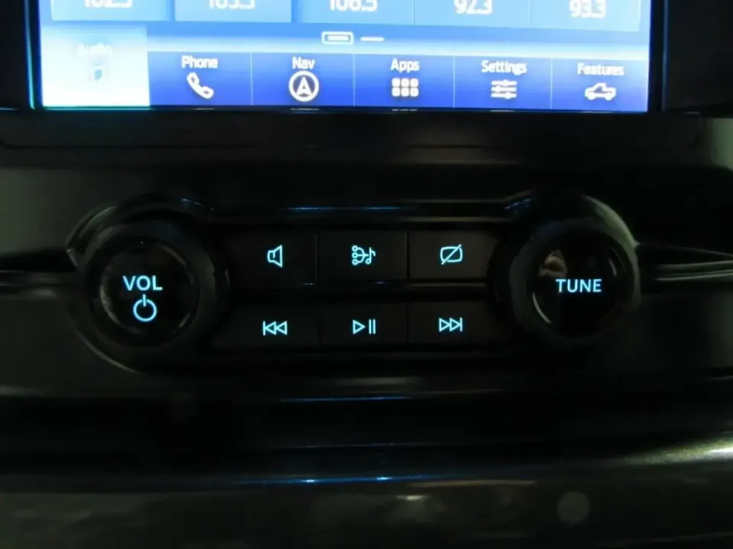 2023 /Black Ford F-150 XL (1FTEW1EP9PF) with an 2.7L V6 DOHC 24V engine, 6A transmission, located at 12836 Highway 21, De Soto, MO, 63020, (636) 337-7777, 38.151867, -90.575615 - Whether your week is built around job sites, long commutes up and down MO-21, or loading up for a weekend at Washington State Park, this 2023 Ford F-150 XLT SuperCrew 4WD is the kind of truck that fits real life in De Soto. With a roomy crew cab for coworkers or family, a 6.5-foot bed for gear and p - Photo#29