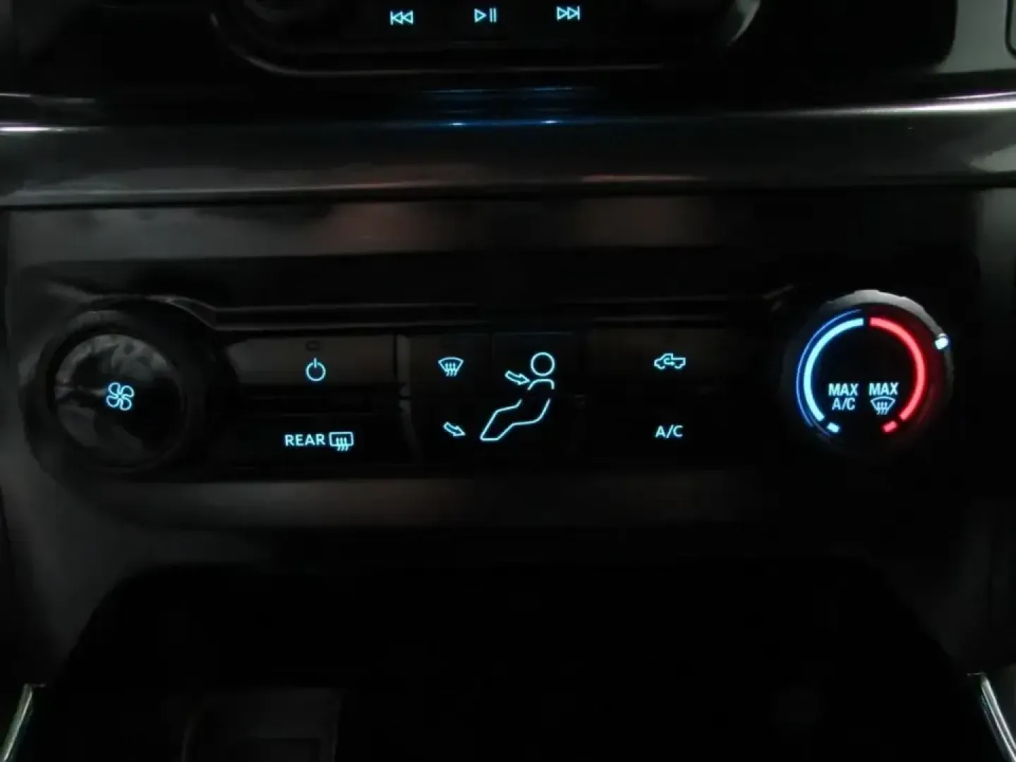 2023 /Black Ford F-150 XL (1FTEW1EP9PF) with an 2.7L V6 DOHC 24V engine, 6A transmission, located at 12836 Highway 21, De Soto, MO, 63020, (636) 337-7777, 38.151867, -90.575615 - Whether your week is built around job sites, long commutes up and down MO-21, or loading up for a weekend at Washington State Park, this 2023 Ford F-150 XLT SuperCrew 4WD is the kind of truck that fits real life in De Soto. With a roomy crew cab for coworkers or family, a 6.5-foot bed for gear and p - Photo#30