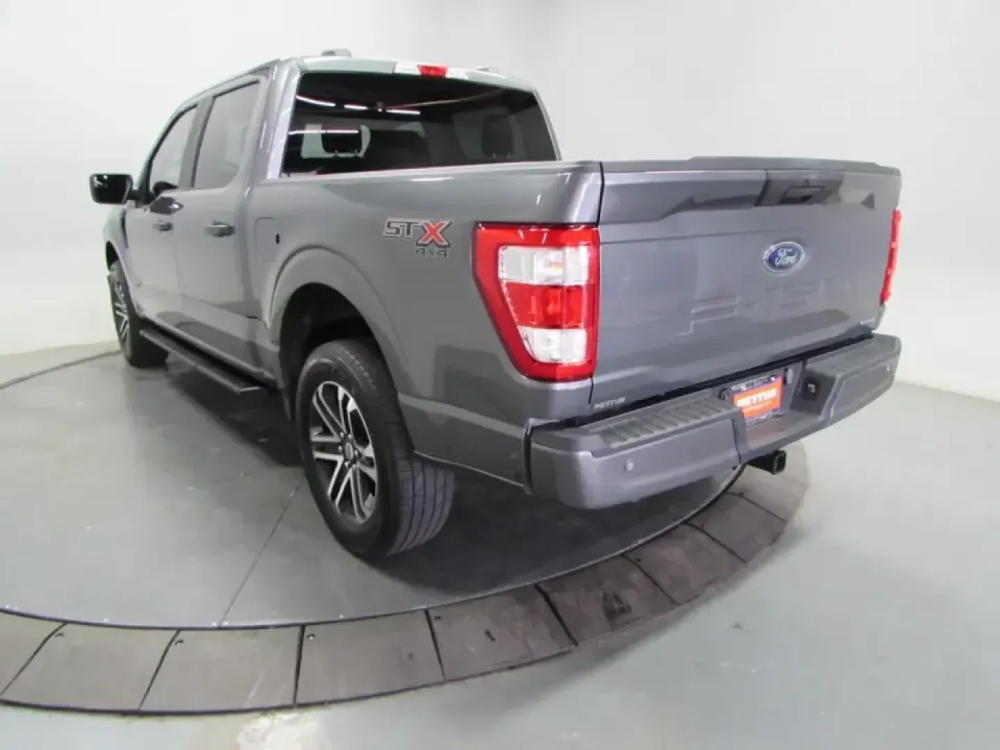 2023 /Black Ford F-150 XL (1FTEW1EP9PF) with an 2.7L V6 DOHC 24V engine, 6A transmission, located at 12836 Highway 21, De Soto, MO, 63020, (636) 337-7777, 38.151867, -90.575615 - Whether your week is built around job sites, long commutes up and down MO-21, or loading up for a weekend at Washington State Park, this 2023 Ford F-150 XLT SuperCrew 4WD is the kind of truck that fits real life in De Soto. With a roomy crew cab for coworkers or family, a 6.5-foot bed for gear and p - Photo#4