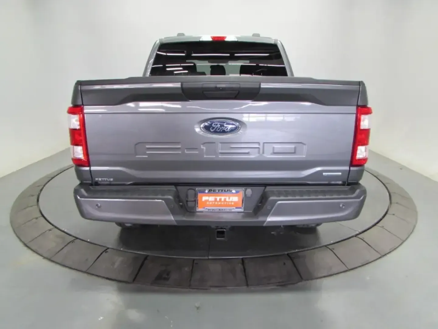 2023 /Black Ford F-150 XL (1FTEW1EP9PF) with an 2.7L V6 DOHC 24V engine, 6A transmission, located at 12836 Highway 21, De Soto, MO, 63020, (636) 337-7777, 38.151867, -90.575615 - Whether your week is built around job sites, long commutes up and down MO-21, or loading up for a weekend at Washington State Park, this 2023 Ford F-150 XLT SuperCrew 4WD is the kind of truck that fits real life in De Soto. With a roomy crew cab for coworkers or family, a 6.5-foot bed for gear and p - Photo#5