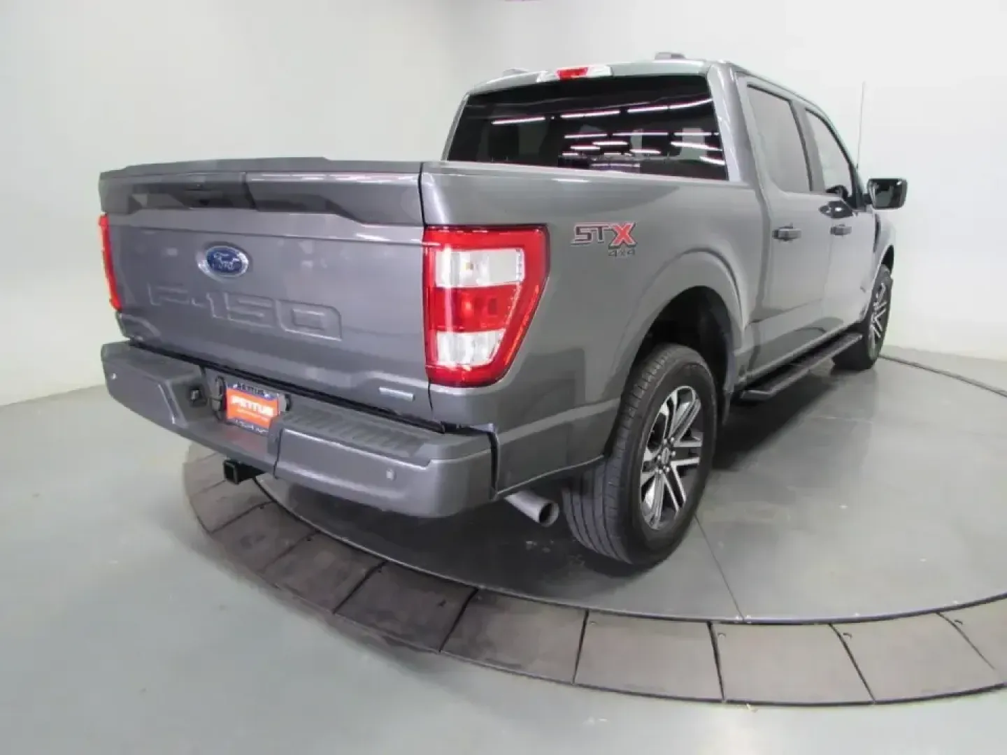 2023 /Black Ford F-150 XL (1FTEW1EP9PF) with an 2.7L V6 DOHC 24V engine, 6A transmission, located at 12836 Highway 21, De Soto, MO, 63020, (636) 337-7777, 38.151867, -90.575615 - Whether your week is built around job sites, long commutes up and down MO-21, or loading up for a weekend at Washington State Park, this 2023 Ford F-150 XLT SuperCrew 4WD is the kind of truck that fits real life in De Soto. With a roomy crew cab for coworkers or family, a 6.5-foot bed for gear and p - Photo#6