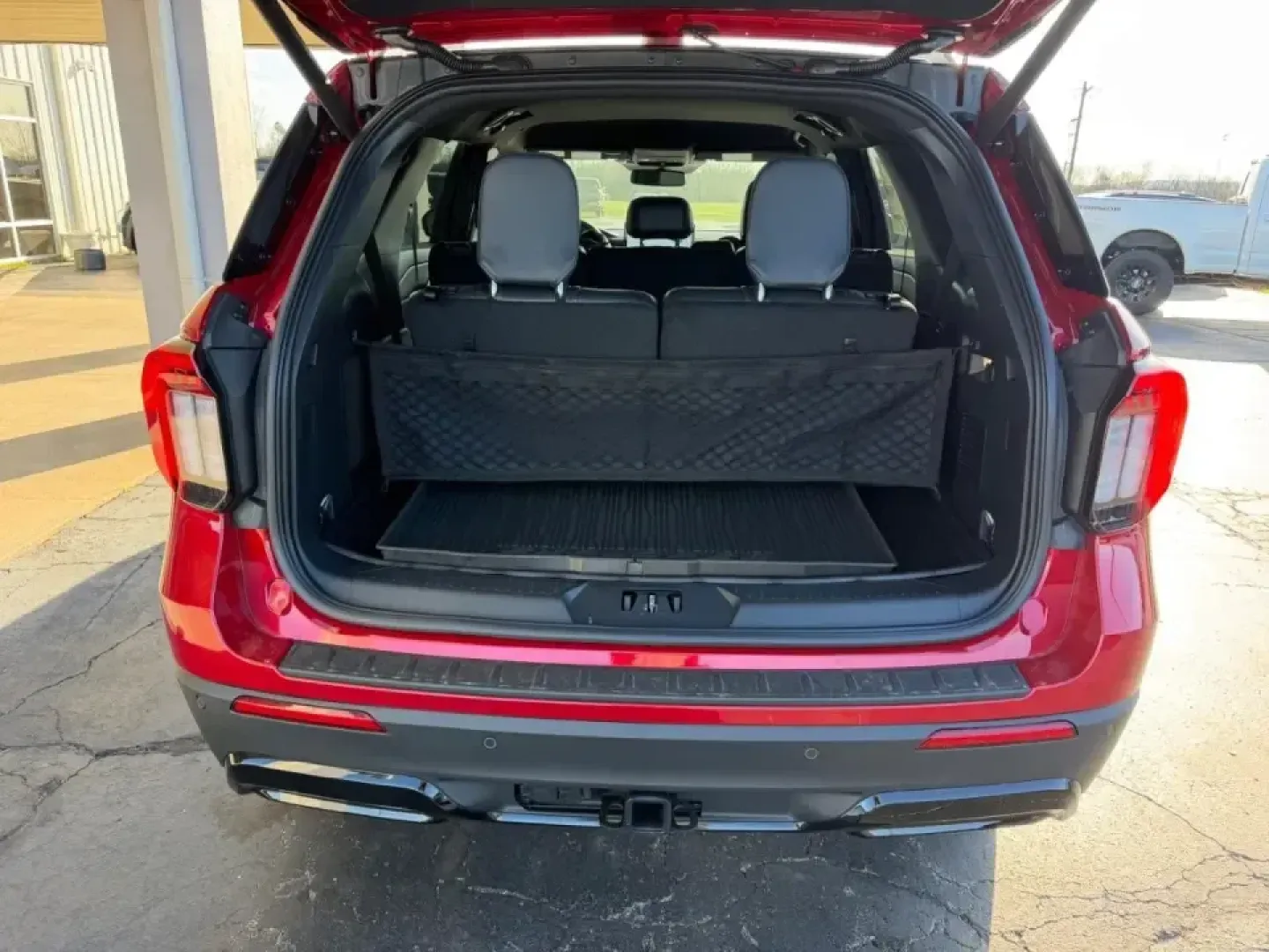 2026 /Onyx Cloth Ford Explorer ST-Line (1FMUK8KH5TG) with an 2.3L EcoBoost I-4 engine, Automatic transmission, located at 141 Commercial Dr, Fredericktown, MO, 63645, (573) 783-6432, 37.570087, -90.320648 - Adventure-ready for weekends at Mark Twain National Forest, confident in winter weather on MO-72, and comfortable for everyday errands across Fredericktown-this nearly new 2026 Ford Explorer ST-Line is the kind of SUV that fits real life. With just 91 miles, it delivers the fresh feel of a new ride - Photo#4