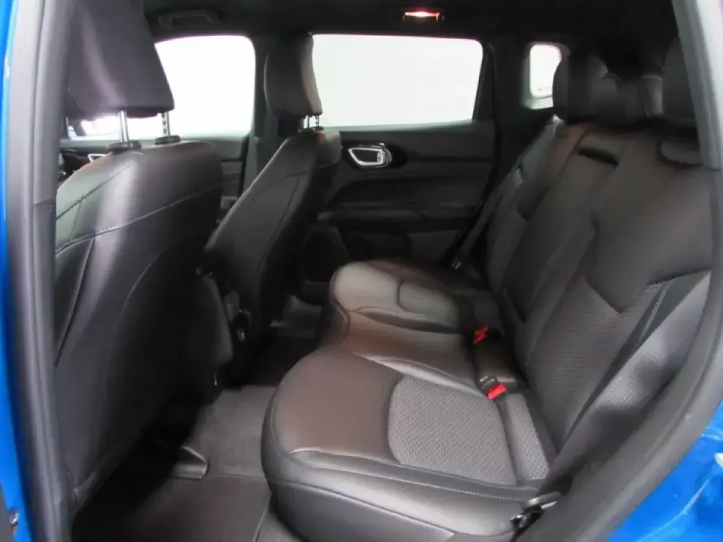 2026 /Black Jeep Compass Latitude (3C4NJDBN3TT) with an 2.0L L4 DOHC 16V TURBO engine, located at 12830 Highway 21, De Soto, MO, 63020, (636) 337-7777, 38.153099, -90.573624 - Picture a weekend that starts with a smooth commute through Jefferson County and ends with a scenic drive down Highway 21 toward the trails, wineries, and small-town stops that make De Soto, Missouri such a great home base. If you want one SUV that can handle daily errands, school drop-offs, and spu - Photo#14