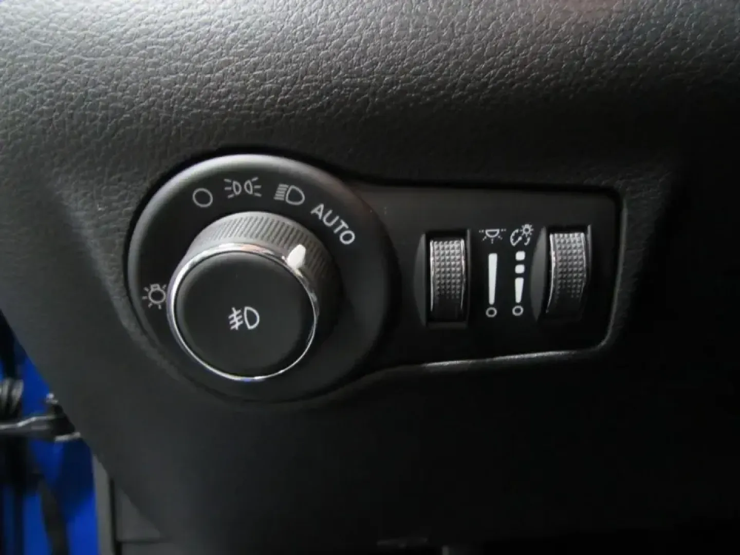 2026 /Black Jeep Compass Latitude (3C4NJDBN3TT) with an 2.0L L4 DOHC 16V TURBO engine, located at 12830 Highway 21, De Soto, MO, 63020, (636) 337-7777, 38.153099, -90.573624 - Picture a weekend that starts with a smooth commute through Jefferson County and ends with a scenic drive down Highway 21 toward the trails, wineries, and small-town stops that make De Soto, Missouri such a great home base. If you want one SUV that can handle daily errands, school drop-offs, and spu - Photo#20