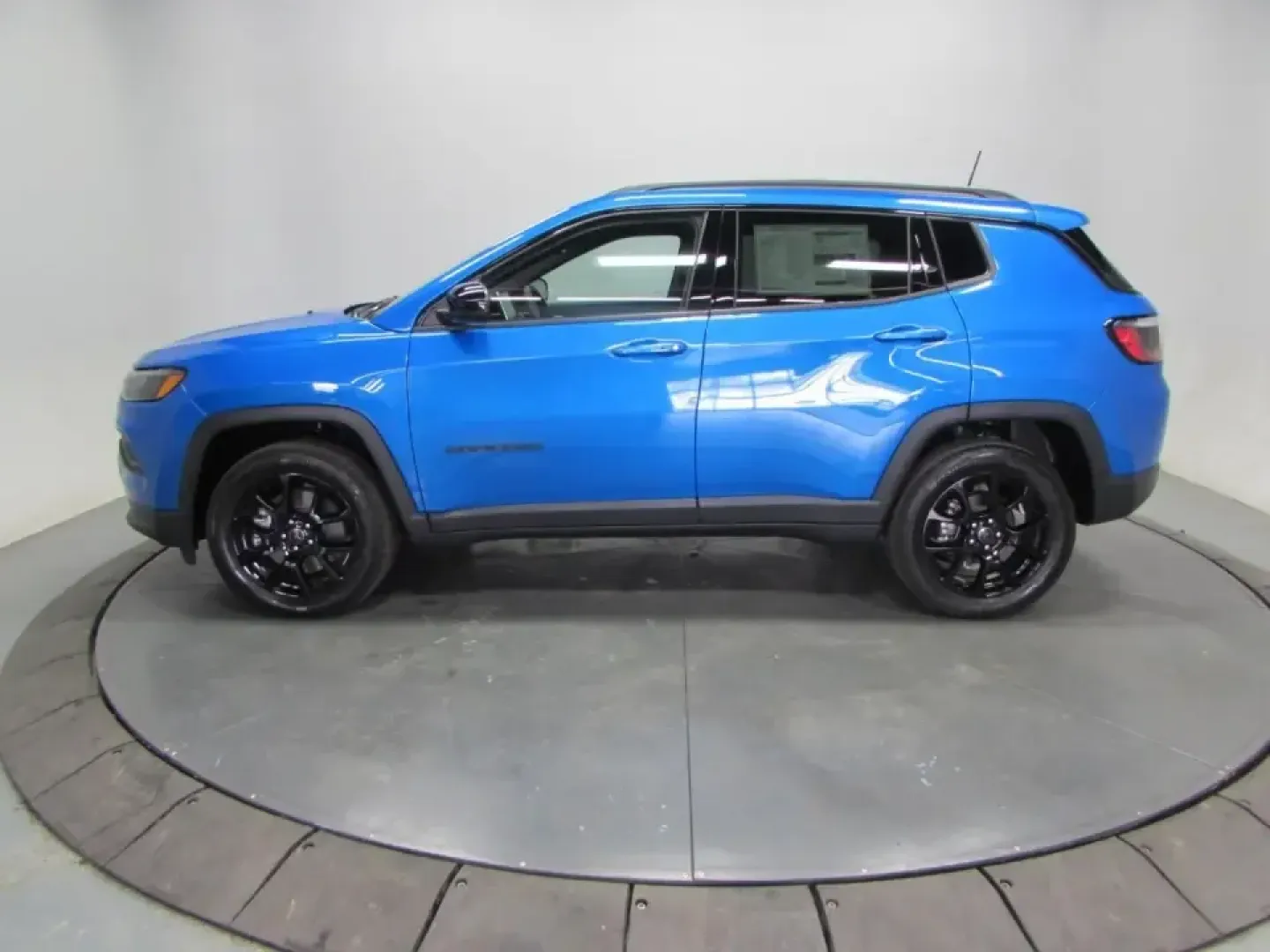 2026 /Black Jeep Compass Latitude (3C4NJDBN3TT) with an 2.0L L4 DOHC 16V TURBO engine, located at 12830 Highway 21, De Soto, MO, 63020, (636) 337-7777, 38.153099, -90.573624 - Picture a weekend that starts with a smooth commute through Jefferson County and ends with a scenic drive down Highway 21 toward the trails, wineries, and small-town stops that make De Soto, Missouri such a great home base. If you want one SUV that can handle daily errands, school drop-offs, and spu - Photo#3