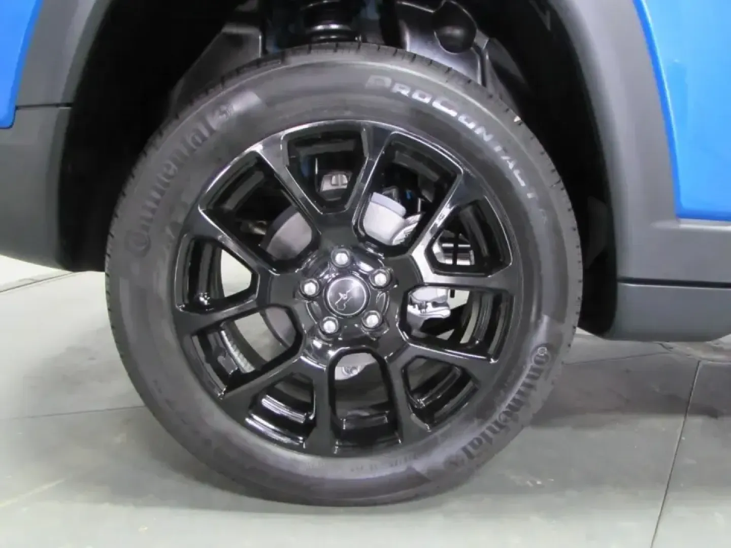 2026 /Black Jeep Compass Latitude (3C4NJDBN3TT) with an 2.0L L4 DOHC 16V TURBO engine, located at 12830 Highway 21, De Soto, MO, 63020, (636) 337-7777, 38.153099, -90.573624 - Picture a weekend that starts with a smooth commute through Jefferson County and ends with a scenic drive down Highway 21 toward the trails, wineries, and small-town stops that make De Soto, Missouri such a great home base. If you want one SUV that can handle daily errands, school drop-offs, and spu - Photo#8