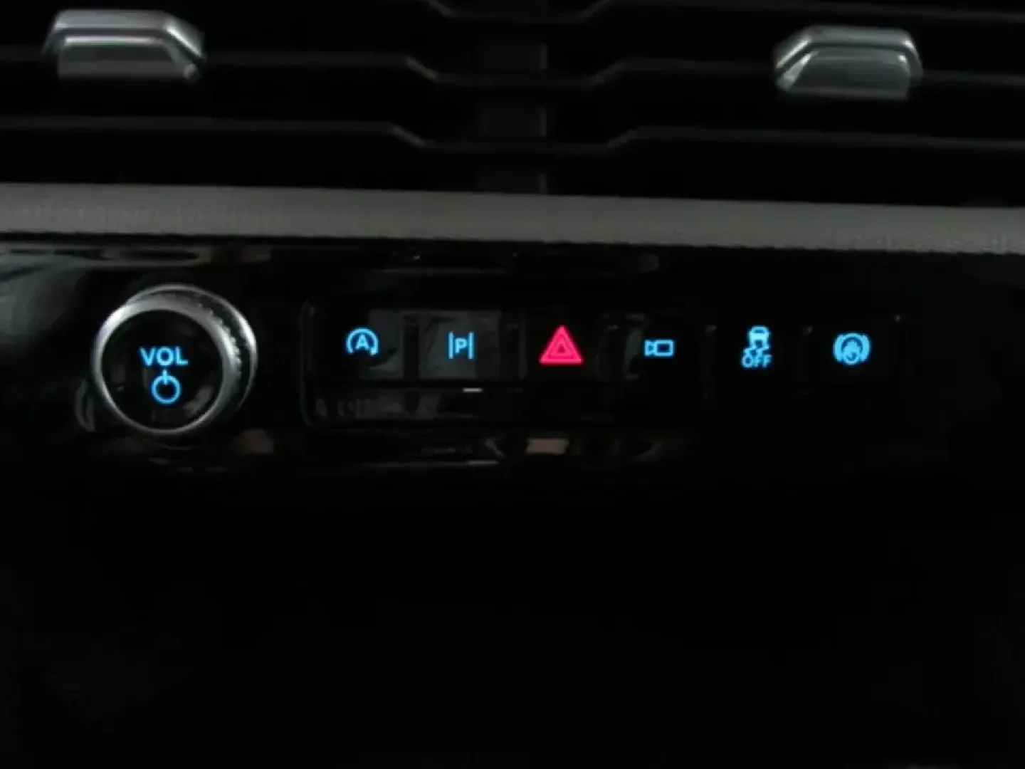 2026 /Gray Ford Explorer Active (1FMUK8DH1TG) with an 2.3L EcoBoost I-4 engine, Automatic transmission, located at 12836 Highway 21, De Soto, MO, 63020, (636) 337-7777, 38.151867, -90.575615 - Whether you're hauling the family to weekend sports, commuting down MO-21 toward St. Louis County, or loading up for a road trip to the Ozarks, the 2026 Ford Explorer Active is built for real life-roomy, confident, and ready for whatever your calendar throws at you. Finished in sleek Carb Gray and s - Photo#30