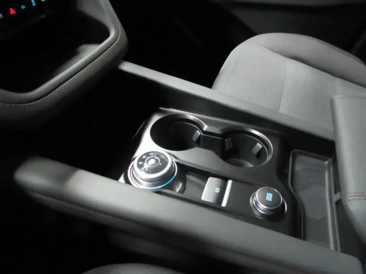 2026 /Gray Ford Explorer Active (1FMUK8DH1TG) with an 2.3L EcoBoost I-4 engine, Automatic transmission, located at 12836 Highway 21, De Soto, MO, 63020, (636) 337-7777, 38.151867, -90.575615 - Whether you're hauling the family to weekend sports, commuting down MO-21 toward St. Louis County, or loading up for a road trip to the Ozarks, the 2026 Ford Explorer Active is built for real life-roomy, confident, and ready for whatever your calendar throws at you. Finished in sleek Carb Gray and s - Photo#31