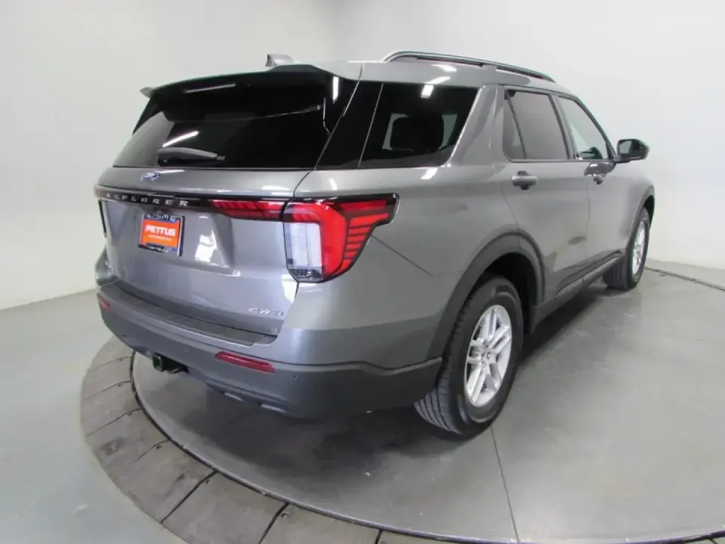 2026 /Gray Ford Explorer Active (1FMUK8DH1TG) with an 2.3L EcoBoost I-4 engine, Automatic transmission, located at 12836 Highway 21, De Soto, MO, 63020, (636) 337-7777, 38.151867, -90.575615 - Whether you're hauling the family to weekend sports, commuting down MO-21 toward St. Louis County, or loading up for a road trip to the Ozarks, the 2026 Ford Explorer Active is built for real life-roomy, confident, and ready for whatever your calendar throws at you. Finished in sleek Carb Gray and s - Photo#6