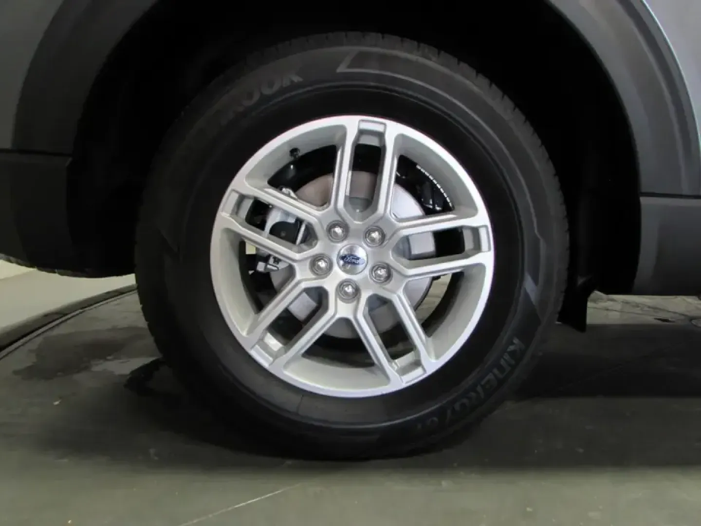 2026 /Gray Ford Explorer Active (1FMUK8DH1TG) with an 2.3L EcoBoost I-4 engine, Automatic transmission, located at 12836 Highway 21, De Soto, MO, 63020, (636) 337-7777, 38.151867, -90.575615 - Whether you're hauling the family to weekend sports, commuting down MO-21 toward St. Louis County, or loading up for a road trip to the Ozarks, the 2026 Ford Explorer Active is built for real life-roomy, confident, and ready for whatever your calendar throws at you. Finished in sleek Carb Gray and s - Photo#8