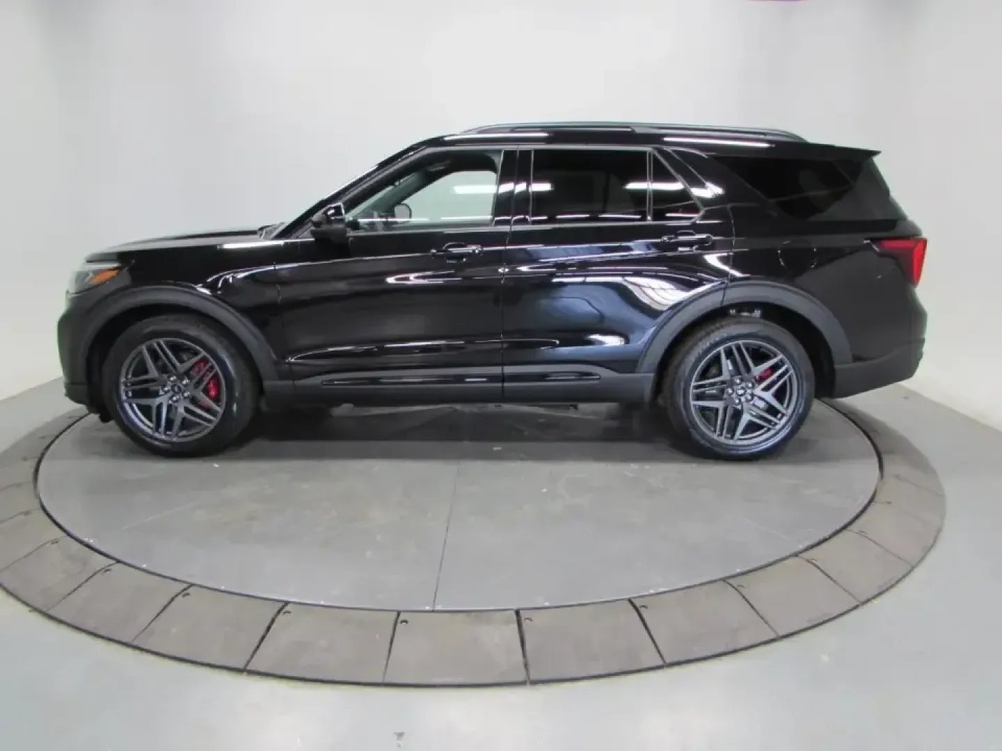 2026 Ford Explorer ST (1FMWK8GC5TG) with an 3.0L EcoBoost V6 engine, Automatic transmission, located at 12836 Highway 21, De Soto, MO, 63020, (636) 337-7777, 38.151867, -90.575615 - Whether you're hauling the whole crew to weekend games, commuting from De Soto into the St. Louis corridor, or loading up for a road trip down I55, the 2026 Ford Explorer ST is built for real-life Missouri miles. This SUV blends family-ready space with performance attitude, making it a smart pick fo - Photo#3