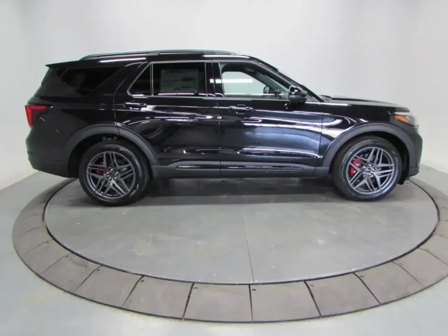 2026 Ford Explorer ST (1FMWK8GC5TG) with an 3.0L EcoBoost V6 engine, Automatic transmission, located at 12836 Highway 21, De Soto, MO, 63020, (636) 337-7777, 38.151867, -90.575615 - Whether you're hauling the whole crew to weekend games, commuting from De Soto into the St. Louis corridor, or loading up for a road trip down I55, the 2026 Ford Explorer ST is built for real-life Missouri miles. This SUV blends family-ready space with performance attitude, making it a smart pick fo - Photo#7