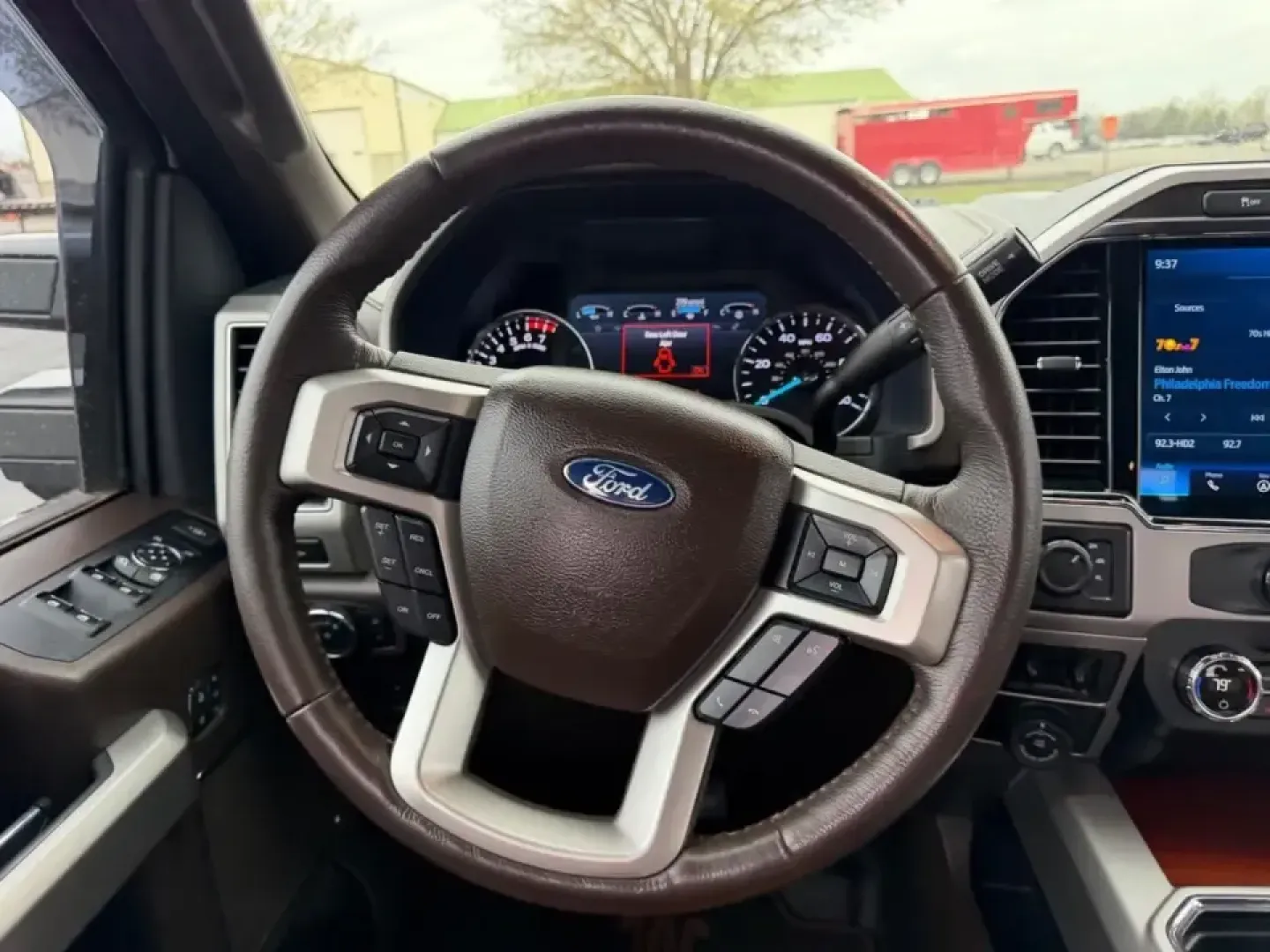 2022 /Java Leather Ford F-350SD King Ranch (1FT8W3BN3NE) with an 7.3L engine, Automatic transmission, located at 970 Woodlawn Dr., Farmington, MO, 63640, (573) 431-7800, 37.825642, -90.468674 - If your weekends revolve around hauling, towing, and getting out of town with confidence-whether that's pulling a camper to St. Joe State Park, running equipment down Highway 67, or tackling job sites around the Farmington area-this 2022 Ford F-350 Super Duty King Ranch is the kind of truck that fit - Photo#10