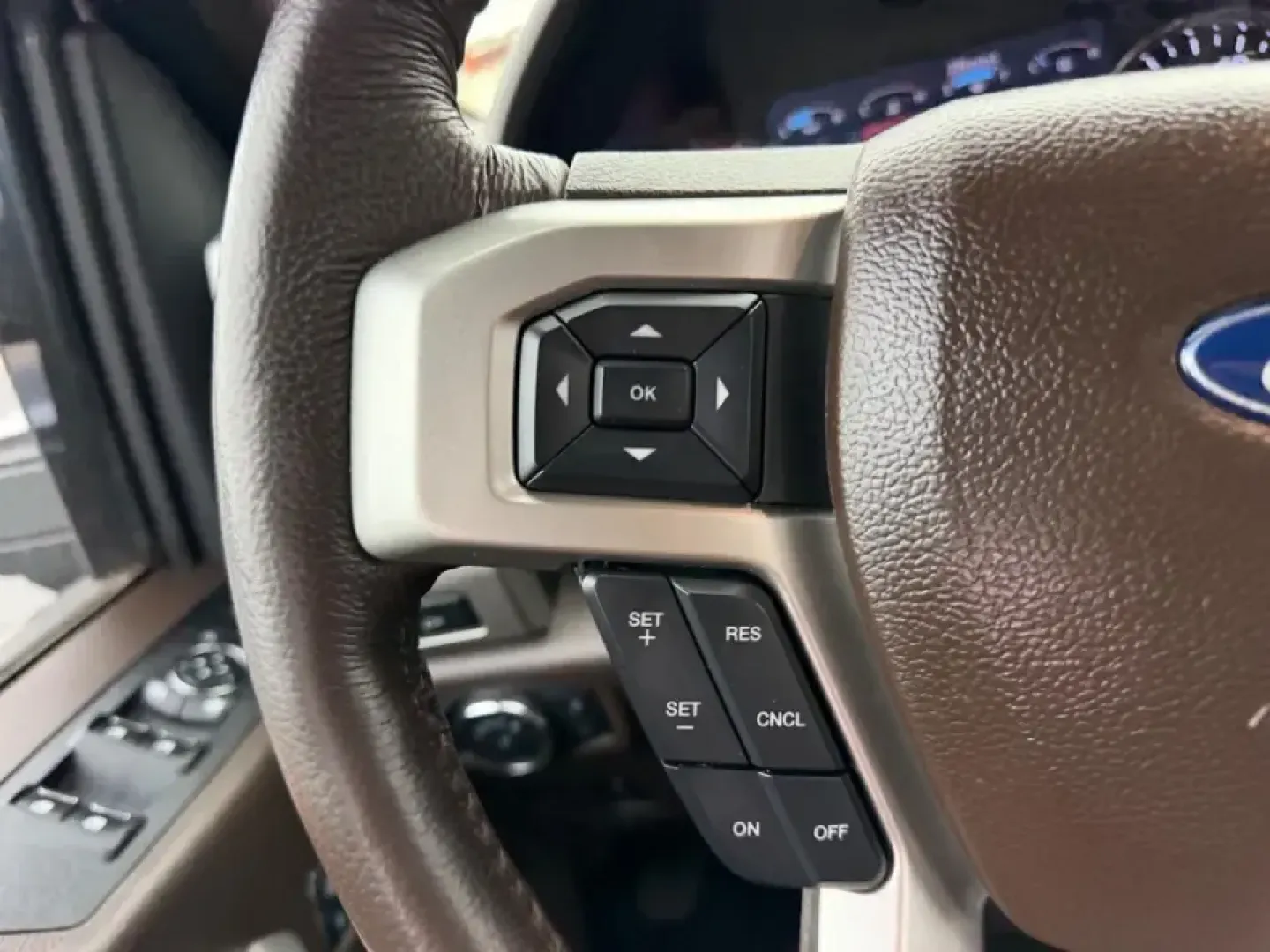 2022 /Java Leather Ford F-350SD King Ranch (1FT8W3BN3NE) with an 7.3L engine, Automatic transmission, located at 970 Woodlawn Dr., Farmington, MO, 63640, (573) 431-7800, 37.825642, -90.468674 - If your weekends revolve around hauling, towing, and getting out of town with confidence-whether that's pulling a camper to St. Joe State Park, running equipment down Highway 67, or tackling job sites around the Farmington area-this 2022 Ford F-350 Super Duty King Ranch is the kind of truck that fit - Photo#11