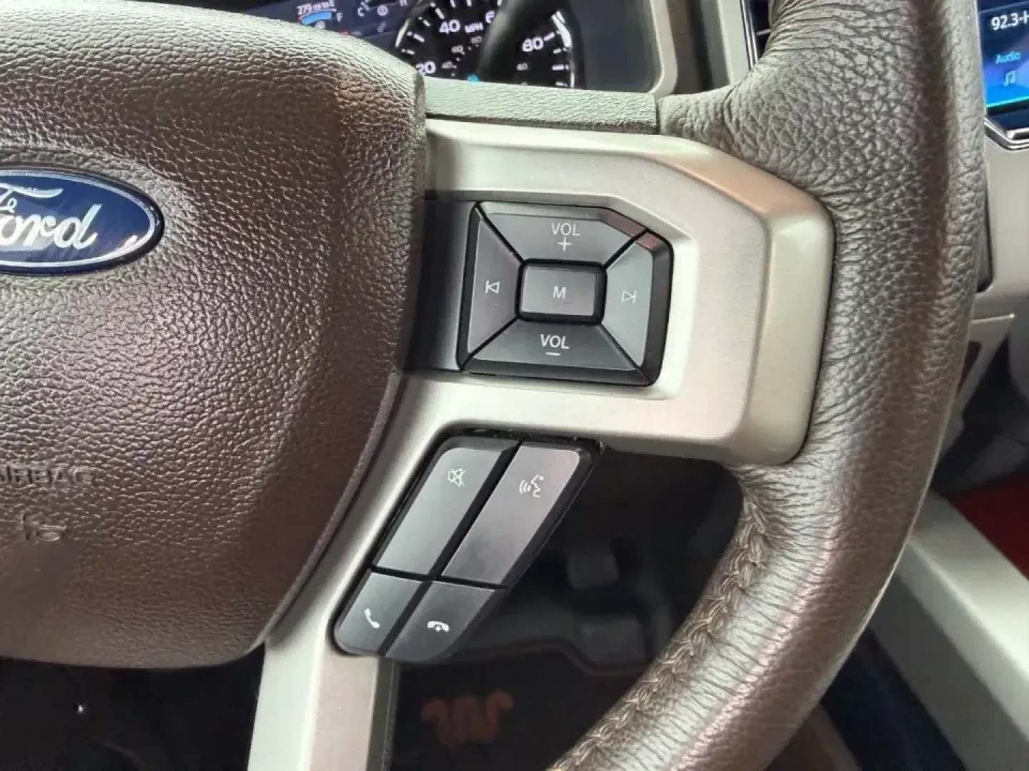 2022 /Java Leather Ford F-350SD King Ranch (1FT8W3BN3NE) with an 7.3L engine, Automatic transmission, located at 970 Woodlawn Dr., Farmington, MO, 63640, (573) 431-7800, 37.825642, -90.468674 - If your weekends revolve around hauling, towing, and getting out of town with confidence-whether that's pulling a camper to St. Joe State Park, running equipment down Highway 67, or tackling job sites around the Farmington area-this 2022 Ford F-350 Super Duty King Ranch is the kind of truck that fit - Photo#12