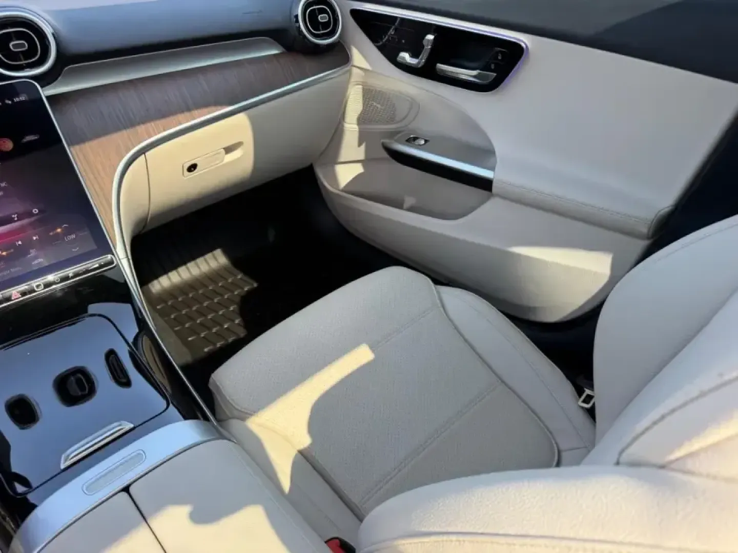 2025 /AMG Neva Grey Leather Mercedes-Benz C-Class C 300 4MATIC (W1KAF4HB4SR) with an 2.0L Turbo I4 engine, Automatic transmission, located at 970 Woodlawn Dr., Farmington, MO, 63640, (573) 431-7800, 37.825642, -90.468674 - Make every day feel like an upgrade-whether you're gliding to work on US-67, meeting friends near Downtown Farmington, or planning a comfortable weekend escape toward St. Joe State Park. This 2025 Mercedes-Benz C-Class C 300 4MATIC sedan blends luxury, confidence, and real-world practicality, making - Photo#18