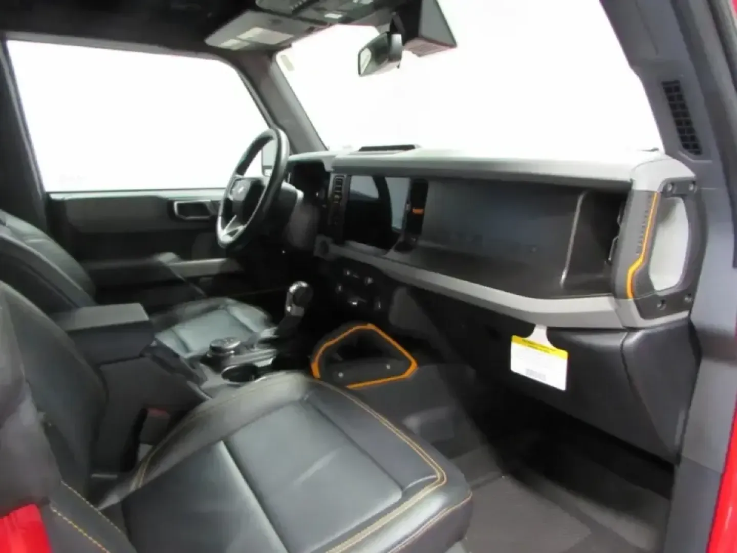 2022 /Black Onyx Ford Bronco Badlands (1FMEE5DP0NL) with an 2.7L V6 DOHC 24V engine, 7M transmission, located at 12836 Highway 21, De Soto, MO, 63020, (636) 337-7777, 38.151867, -90.575615 - Whether your weekends revolve around exploring Missouri backroads, loading up for a campsite at Washington State Park, or simply wanting a confident daily driver for the commute down MO-21, this **2022 Ford Bronco Badlands** is built for the lifestyle. With its bold **RED** exterior, rugged SUV stan - Photo#16