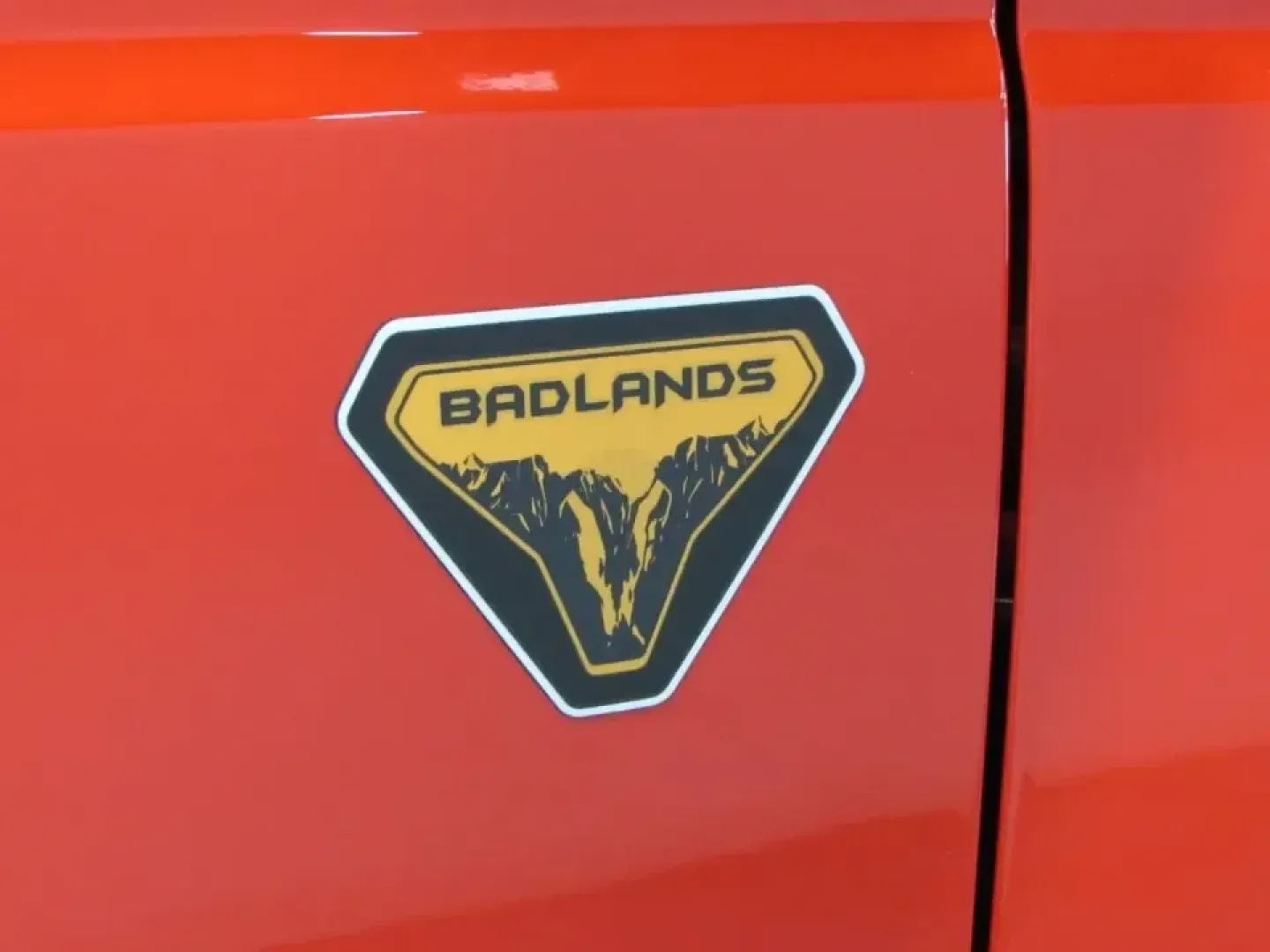 2022 /Black Onyx Ford Bronco Badlands (1FMEE5DP0NL) with an 2.7L V6 DOHC 24V engine, 7M transmission, located at 12836 Highway 21, De Soto, MO, 63020, (636) 337-7777, 38.151867, -90.575615 - Whether your weekends revolve around exploring Missouri backroads, loading up for a campsite at Washington State Park, or simply wanting a confident daily driver for the commute down MO-21, this **2022 Ford Bronco Badlands** is built for the lifestyle. With its bold **RED** exterior, rugged SUV stan - Photo#30