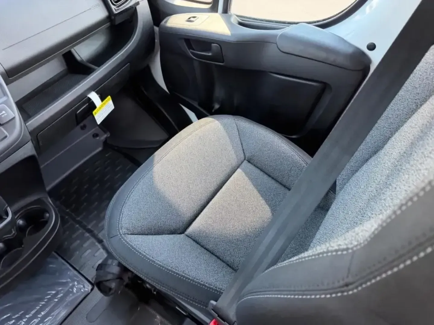 2026 /Black Cloth Ram ProMaster 2500 High Roof (3C6LRVDG4TE) with an 3.6L V6 24V VVT engine, 6A transmission, located at 970 Woodlawn Dr., Farmington, MO, 63640, (573) 431-7800, 37.825642, -90.468674 - Work hard during the week and still have energy for the weekend-this **2026 Ram ProMaster Cargo Van 2500 High Roof 159-in. WB** is built for real life in Farmington, whether you're a contractor stocking up at the job site, a small business owner running deliveries, or a road-trip planner who needs s - Photo#16