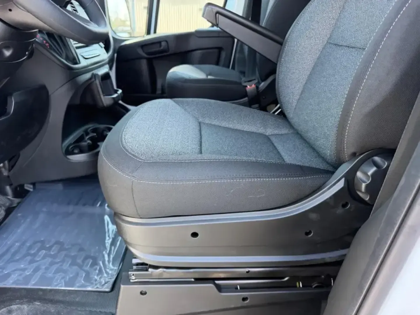 2026 /Black Cloth Ram ProMaster 2500 High Roof (3C6LRVDG4TE) with an 3.6L V6 24V VVT engine, 6A transmission, located at 970 Woodlawn Dr., Farmington, MO, 63640, (573) 431-7800, 37.825642, -90.468674 - Work hard during the week and still have energy for the weekend-this **2026 Ram ProMaster Cargo Van 2500 High Roof 159-in. WB** is built for real life in Farmington, whether you're a contractor stocking up at the job site, a small business owner running deliveries, or a road-trip planner who needs s - Photo#19