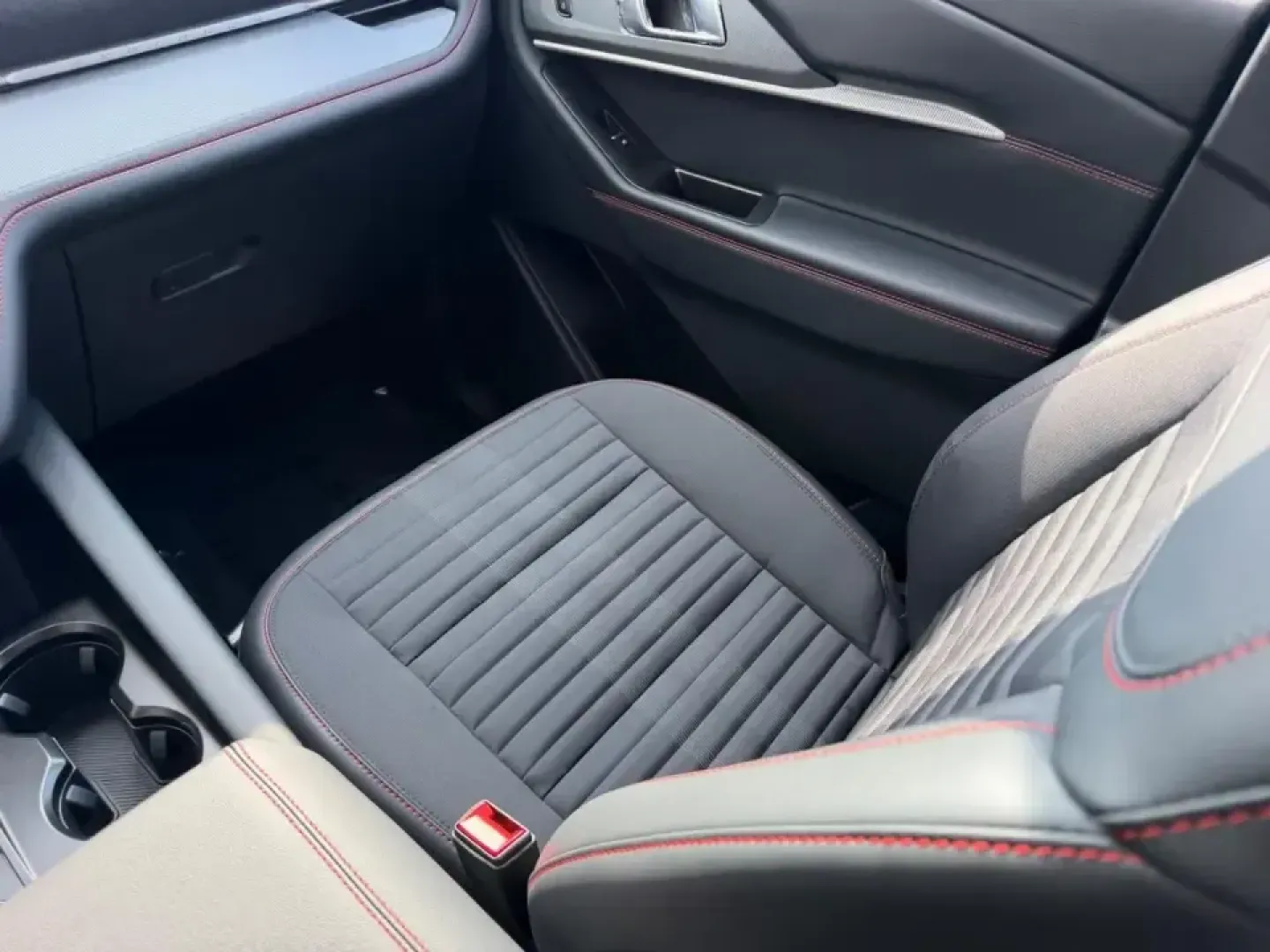 2026 /Onyx Cloth Ford Explorer ST-Line (1FMUK8KH7TG) with an 2.3L EcoBoost I-4 engine, Automatic transmission, located at 141 Commercial Dr, Fredericktown, MO, 63645, (573) 783-6432, 37.570087, -90.320648 - When your weekends bounce between school drop-offs, quick runs down Highway 67, and spontaneous getaways to St. Francois State Park, you need an SUV that feels refined on the commute yet confident when the road turns unpredictable. This 2026 Ford Explorer ST-Line in sleek Gray delivers that do-it-al - Photo#19
