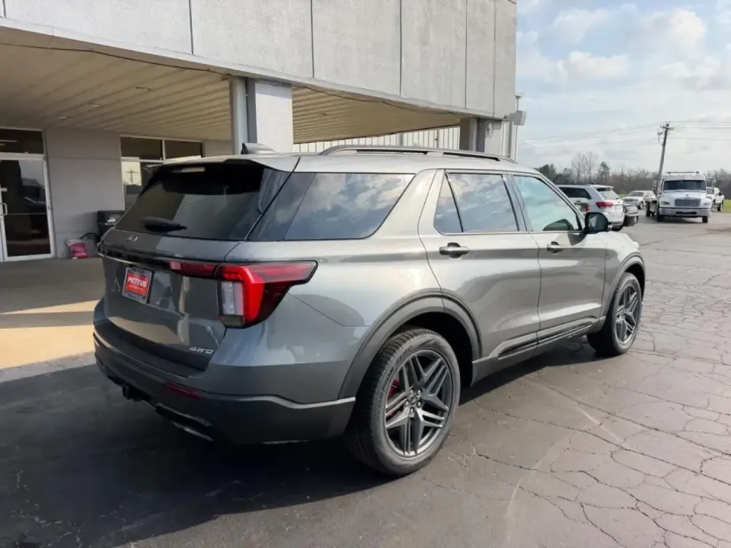 2026 /Onyx Cloth Ford Explorer ST-Line (1FMUK8KH7TG) with an 2.3L EcoBoost I-4 engine, Automatic transmission, located at 141 Commercial Dr, Fredericktown, MO, 63645, (573) 783-6432, 37.570087, -90.320648 - When your weekends bounce between school drop-offs, quick runs down Highway 67, and spontaneous getaways to St. Francois State Park, you need an SUV that feels refined on the commute yet confident when the road turns unpredictable. This 2026 Ford Explorer ST-Line in sleek Gray delivers that do-it-al - Photo#2