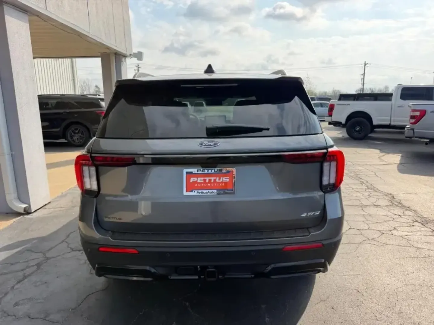 2026 /Onyx Cloth Ford Explorer ST-Line (1FMUK8KH7TG) with an 2.3L EcoBoost I-4 engine, Automatic transmission, located at 141 Commercial Dr, Fredericktown, MO, 63645, (573) 783-6432, 37.570087, -90.320648 - When your weekends bounce between school drop-offs, quick runs down Highway 67, and spontaneous getaways to St. Francois State Park, you need an SUV that feels refined on the commute yet confident when the road turns unpredictable. This 2026 Ford Explorer ST-Line in sleek Gray delivers that do-it-al - Photo#3