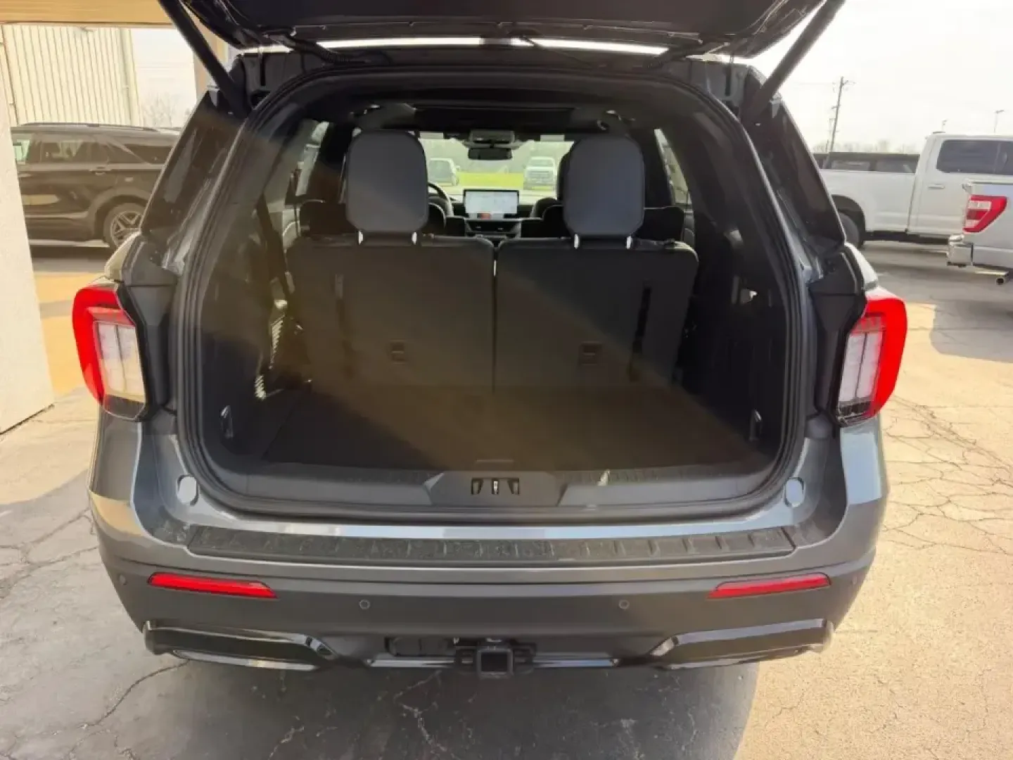 2026 /Onyx Cloth Ford Explorer ST-Line (1FMUK8KH7TG) with an 2.3L EcoBoost I-4 engine, Automatic transmission, located at 141 Commercial Dr, Fredericktown, MO, 63645, (573) 783-6432, 37.570087, -90.320648 - When your weekends bounce between school drop-offs, quick runs down Highway 67, and spontaneous getaways to St. Francois State Park, you need an SUV that feels refined on the commute yet confident when the road turns unpredictable. This 2026 Ford Explorer ST-Line in sleek Gray delivers that do-it-al - Photo#4