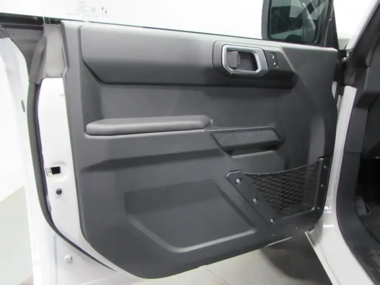 2026 /Dark Gray W/Black Onyx Ford Bronco Big Bend (1FMDE7BH8TL) with an 2.3L EcoBoost I-4 engine, 7M transmission, located at 12836 Highway 21, De Soto, MO, 63020, (636) 337-7777, 38.151867, -90.575615 - If your weekends revolve around muddy trailheads, river float trips, and spontaneous backroad detours-or you simply want a confident daily driver for Missouri weather-this 2026 Ford Bronco Big Bend is built for the lifestyle. With only 5 miles on the odometer, it delivers that fresh, like-new experi - Photo#11
