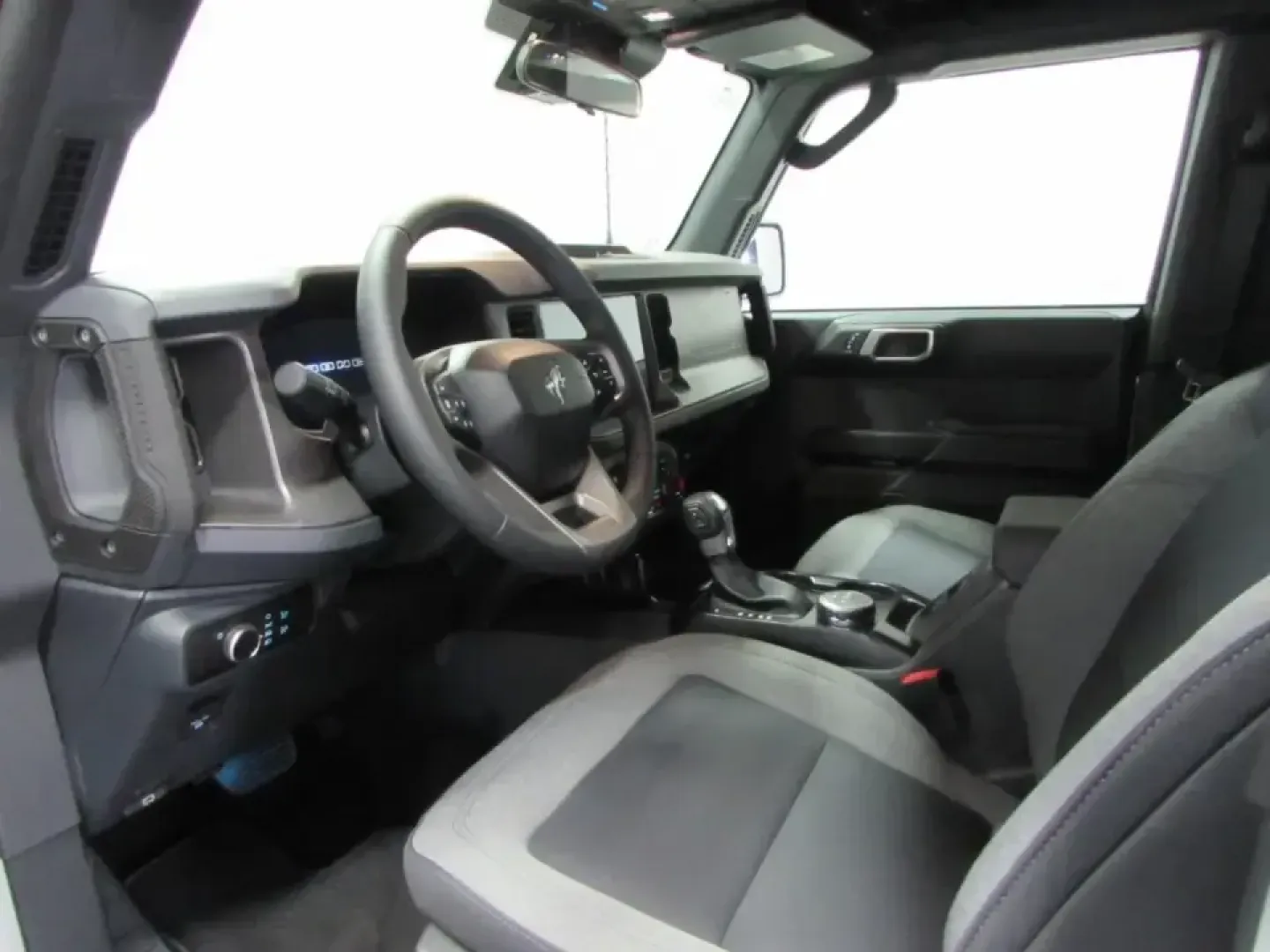 2026 /Dark Gray W/Black Onyx Ford Bronco Big Bend (1FMDE7BH8TL) with an 2.3L EcoBoost I-4 engine, 7M transmission, located at 12836 Highway 21, De Soto, MO, 63020, (636) 337-7777, 38.151867, -90.575615 - If your weekends revolve around muddy trailheads, river float trips, and spontaneous backroad detours-or you simply want a confident daily driver for Missouri weather-this 2026 Ford Bronco Big Bend is built for the lifestyle. With only 5 miles on the odometer, it delivers that fresh, like-new experi - Photo#12