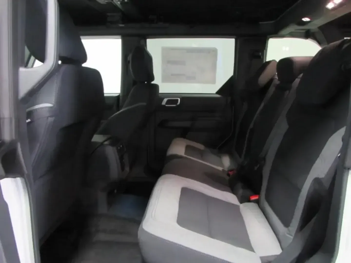 2026 /Dark Gray W/Black Onyx Ford Bronco Big Bend (1FMDE7BH8TL) with an 2.3L EcoBoost I-4 engine, 7M transmission, located at 12836 Highway 21, De Soto, MO, 63020, (636) 337-7777, 38.151867, -90.575615 - If your weekends revolve around muddy trailheads, river float trips, and spontaneous backroad detours-or you simply want a confident daily driver for Missouri weather-this 2026 Ford Bronco Big Bend is built for the lifestyle. With only 5 miles on the odometer, it delivers that fresh, like-new experi - Photo#14