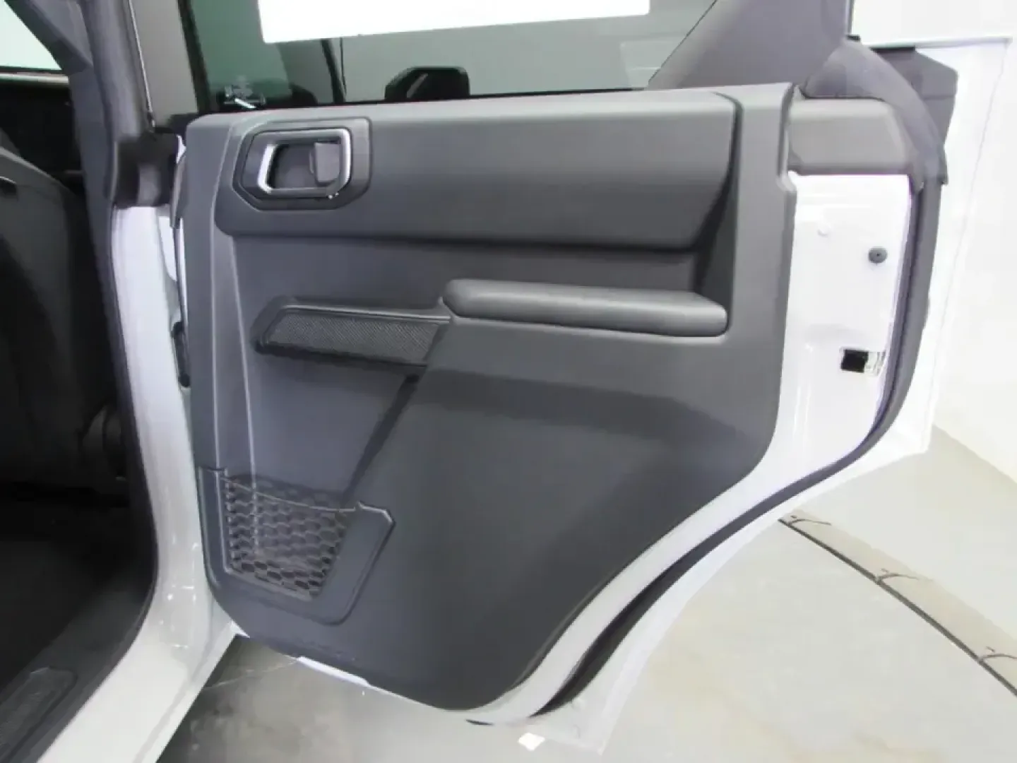 2026 /Dark Gray W/Black Onyx Ford Bronco Big Bend (1FMDE7BH8TL) with an 2.3L EcoBoost I-4 engine, 7M transmission, located at 12836 Highway 21, De Soto, MO, 63020, (636) 337-7777, 38.151867, -90.575615 - If your weekends revolve around muddy trailheads, river float trips, and spontaneous backroad detours-or you simply want a confident daily driver for Missouri weather-this 2026 Ford Bronco Big Bend is built for the lifestyle. With only 5 miles on the odometer, it delivers that fresh, like-new experi - Photo#17