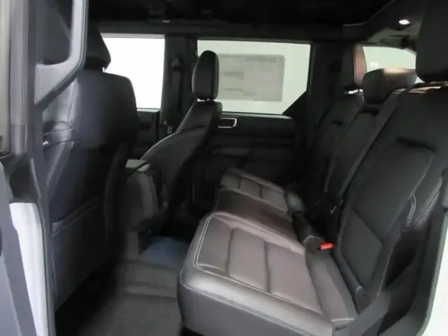 2026 /Black Onyx Ford Bronco Outer Banks (1FMEE8BP7TL) with an 2.7L V6 engine, Automatic transmission, located at 12836 Highway 21, De Soto, MO, 63020, (636) 337-7777, 38.151867, -90.575615 - Weekend trail runs, lake days, and everyday commuting don't have to be separate vehicles-this **2026 Ford Bronco Outer Banks** is built for the driver who wants one SUV that can handle it all. With just **11 miles**, this Bronco feels practically brand-new, yet it's positioned like a smart **pre-own - Photo#14