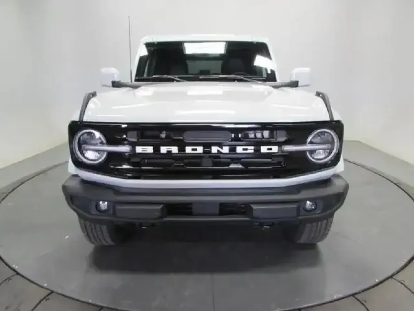 2026 /Black Onyx Ford Bronco Outer Banks (1FMEE8BP7TL) with an 2.7L V6 engine, Automatic transmission, located at 12836 Highway 21, De Soto, MO, 63020, (636) 337-7777, 38.151867, -90.575615 - Weekend trail runs, lake days, and everyday commuting don't have to be separate vehicles-this **2026 Ford Bronco Outer Banks** is built for the driver who wants one SUV that can handle it all. With just **11 miles**, this Bronco feels practically brand-new, yet it's positioned like a smart **pre-own - Photo#1