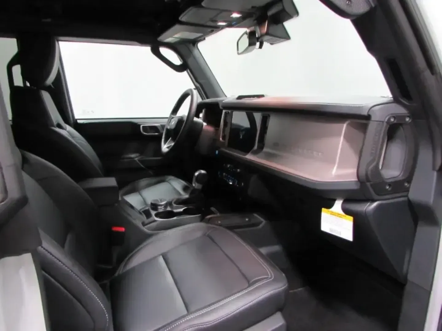 2026 /Black Onyx Ford Bronco Outer Banks (1FMEE8BP7TL) with an 2.7L V6 engine, Automatic transmission, located at 12836 Highway 21, De Soto, MO, 63020, (636) 337-7777, 38.151867, -90.575615 - Weekend trail runs, lake days, and everyday commuting don't have to be separate vehicles-this **2026 Ford Bronco Outer Banks** is built for the driver who wants one SUV that can handle it all. With just **11 miles**, this Bronco feels practically brand-new, yet it's positioned like a smart **pre-own - Photo#16