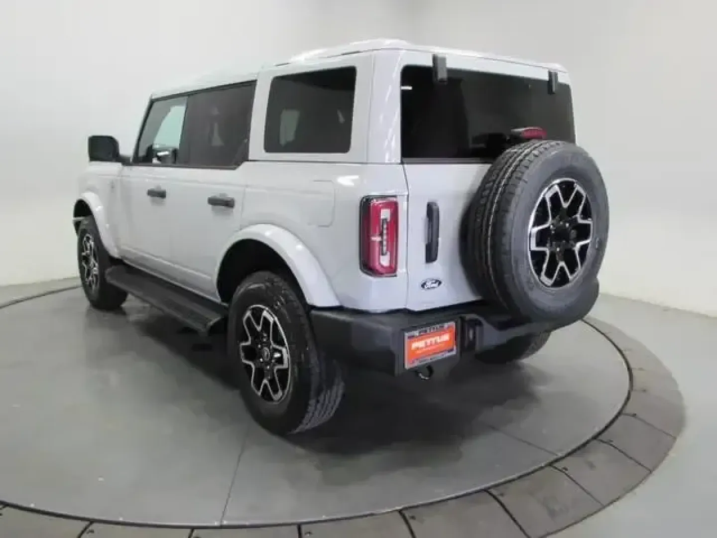 2026 /Black Onyx Ford Bronco Outer Banks (1FMEE8BP7TL) with an 2.7L V6 engine, Automatic transmission, located at 12836 Highway 21, De Soto, MO, 63020, (636) 337-7777, 38.151867, -90.575615 - Weekend trail runs, lake days, and everyday commuting don't have to be separate vehicles-this **2026 Ford Bronco Outer Banks** is built for the driver who wants one SUV that can handle it all. With just **11 miles**, this Bronco feels practically brand-new, yet it's positioned like a smart **pre-own - Photo#4