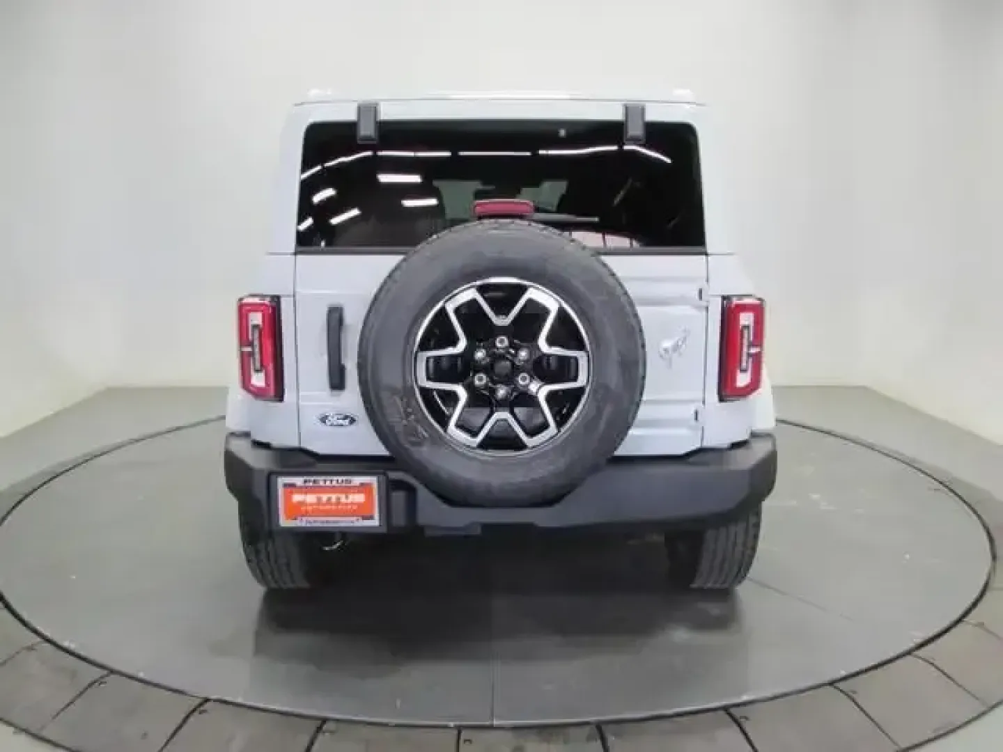 2026 /Black Onyx Ford Bronco Outer Banks (1FMEE8BP7TL) with an 2.7L V6 engine, Automatic transmission, located at 12836 Highway 21, De Soto, MO, 63020, (636) 337-7777, 38.151867, -90.575615 - Weekend trail runs, lake days, and everyday commuting don't have to be separate vehicles-this **2026 Ford Bronco Outer Banks** is built for the driver who wants one SUV that can handle it all. With just **11 miles**, this Bronco feels practically brand-new, yet it's positioned like a smart **pre-own - Photo#5