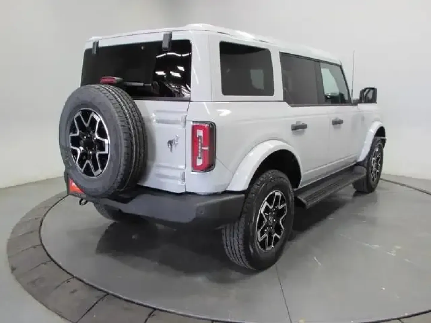 2026 /Black Onyx Ford Bronco Outer Banks (1FMEE8BP7TL) with an 2.7L V6 engine, Automatic transmission, located at 12836 Highway 21, De Soto, MO, 63020, (636) 337-7777, 38.151867, -90.575615 - Weekend trail runs, lake days, and everyday commuting don't have to be separate vehicles-this **2026 Ford Bronco Outer Banks** is built for the driver who wants one SUV that can handle it all. With just **11 miles**, this Bronco feels practically brand-new, yet it's positioned like a smart **pre-own - Photo#6