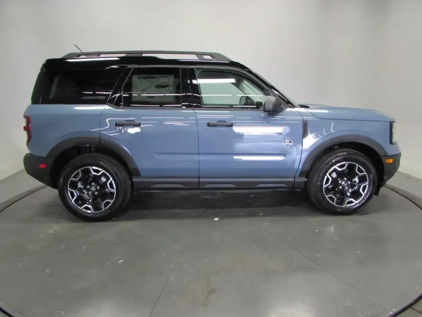 2026 /Ebony/Roast Ford Bronco Sport Outer Banks (3FMCR9CN4TR) with an 1.5L EcoBoost engine, Automatic transmission, located at 12836 Highway 21, De Soto, MO, 63020, (636) 337-7777, 38.151867, -90.575615 - Picture your next weekend: coffee in hand, gear packed, and a scenic drive out of De Soto toward the trails and backroads around the Ozarks-without sacrificing comfort for the Monday commute. The 2026 Ford Bronco Sport Outer Banks is built for drivers who want one SUV that can do it all: errands, ro - Photo#7
