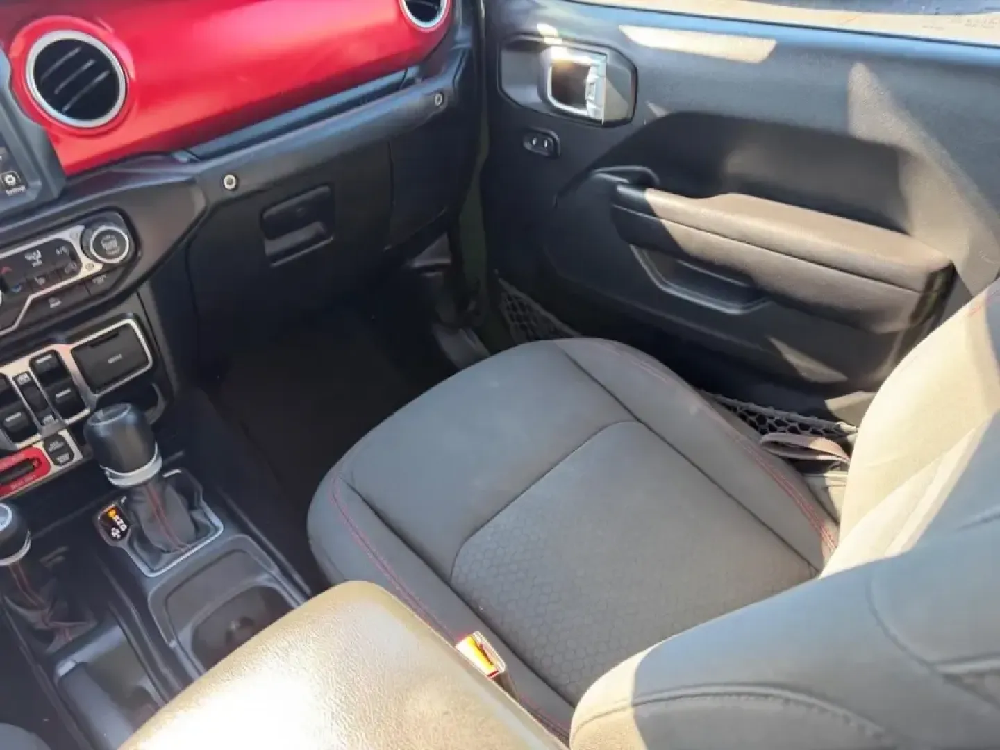 2021 /Black Cloth Jeep Gladiator Rubicon (1C6JJTBG2ML) with an 3.6L V6 24V VVT UPG I engine, Automatic transmission, located at 970 Woodlawn Dr., Farmington, MO, 63640, (573) 431-7800, 37.825642, -90.468674 - Whether your weekends revolve around scouting new trails in the Mark Twain National Forest, towing toys to a lake day, or simply wanting a truck that can handle Farmington's changing seasons with confidence, this **2021 Jeep Gladiator Rubicon 4x4** is built for the lifestyle. With its unmistakable J - Photo#17