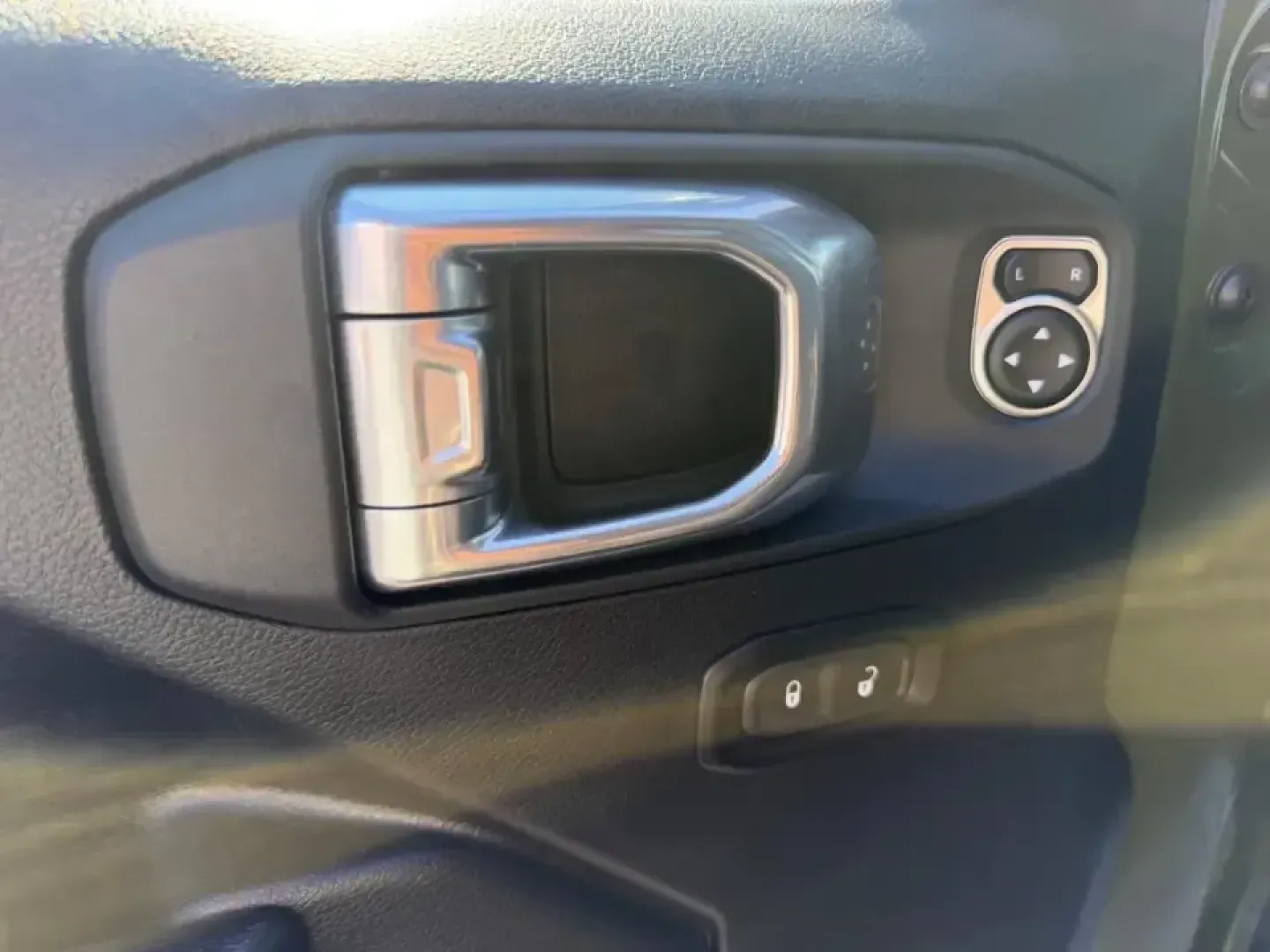 2021 /Black Cloth Jeep Gladiator Rubicon (1C6JJTBG2ML) with an 3.6L V6 24V VVT UPG I engine, Automatic transmission, located at 970 Woodlawn Dr., Farmington, MO, 63640, (573) 431-7800, 37.825642, -90.468674 - Whether your weekends revolve around scouting new trails in the Mark Twain National Forest, towing toys to a lake day, or simply wanting a truck that can handle Farmington's changing seasons with confidence, this **2021 Jeep Gladiator Rubicon 4x4** is built for the lifestyle. With its unmistakable J - Photo#18