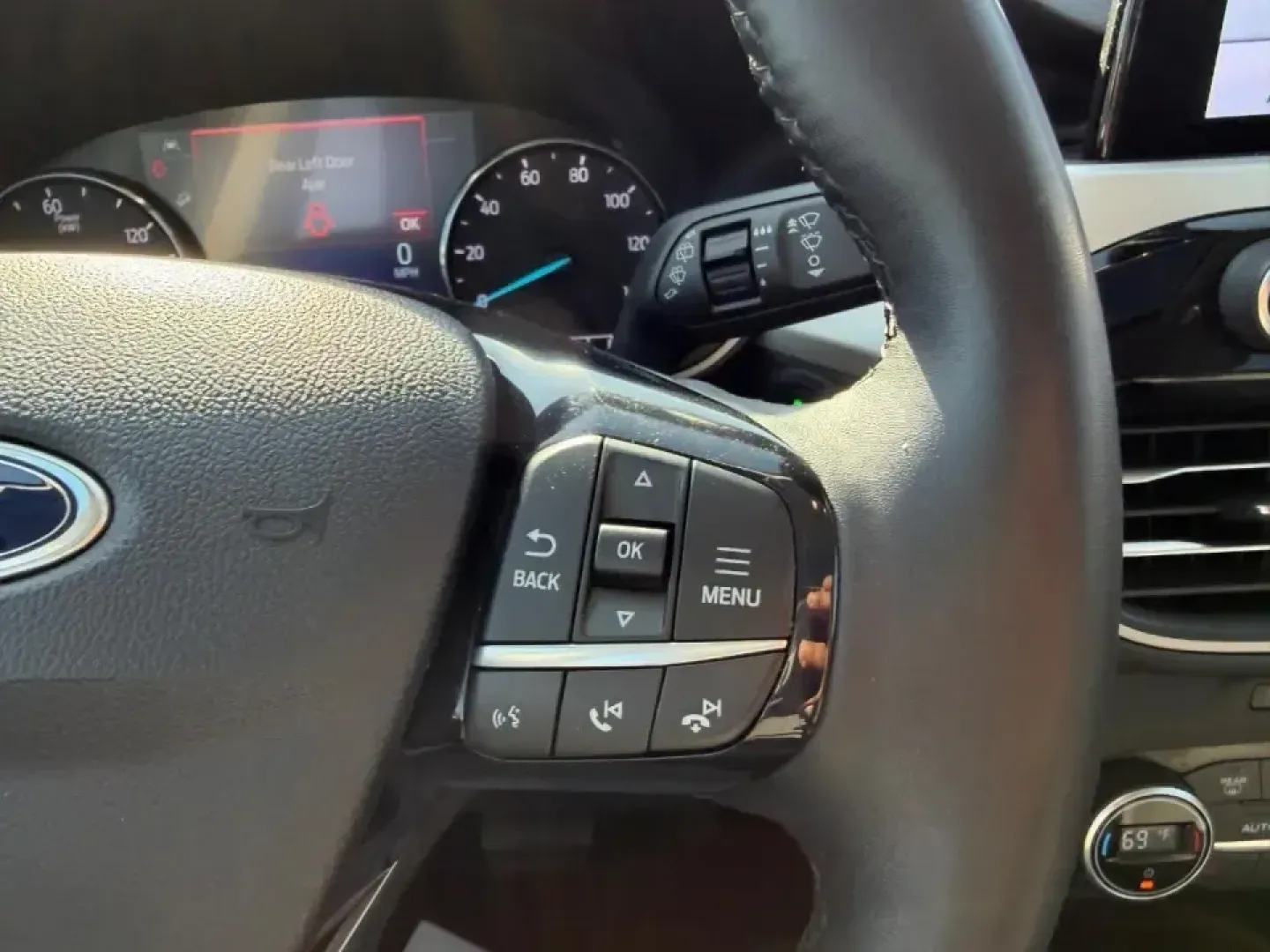 2021 /Dark Earth Gray Cloth Ford Escape SE (1FMCU0BZ4MU) with an 2.5L iVCT Atkinson Cycle I-4 Hybrid engine, Automatic transmission, located at 970 Woodlawn Dr., Farmington, MO, 63640, (573) 431-7800, 37.825642, -90.468674 - Weekday commutes down Highway 67, school drop-offs around Farmington, and spontaneous weekend getaways toward St. Joe State Park get a whole lot easier when your SUV is comfortable, efficient, and ready for real life. This **2021 Ford Escape SE Hybrid** blends smart fuel savings with the versatility - Photo#13