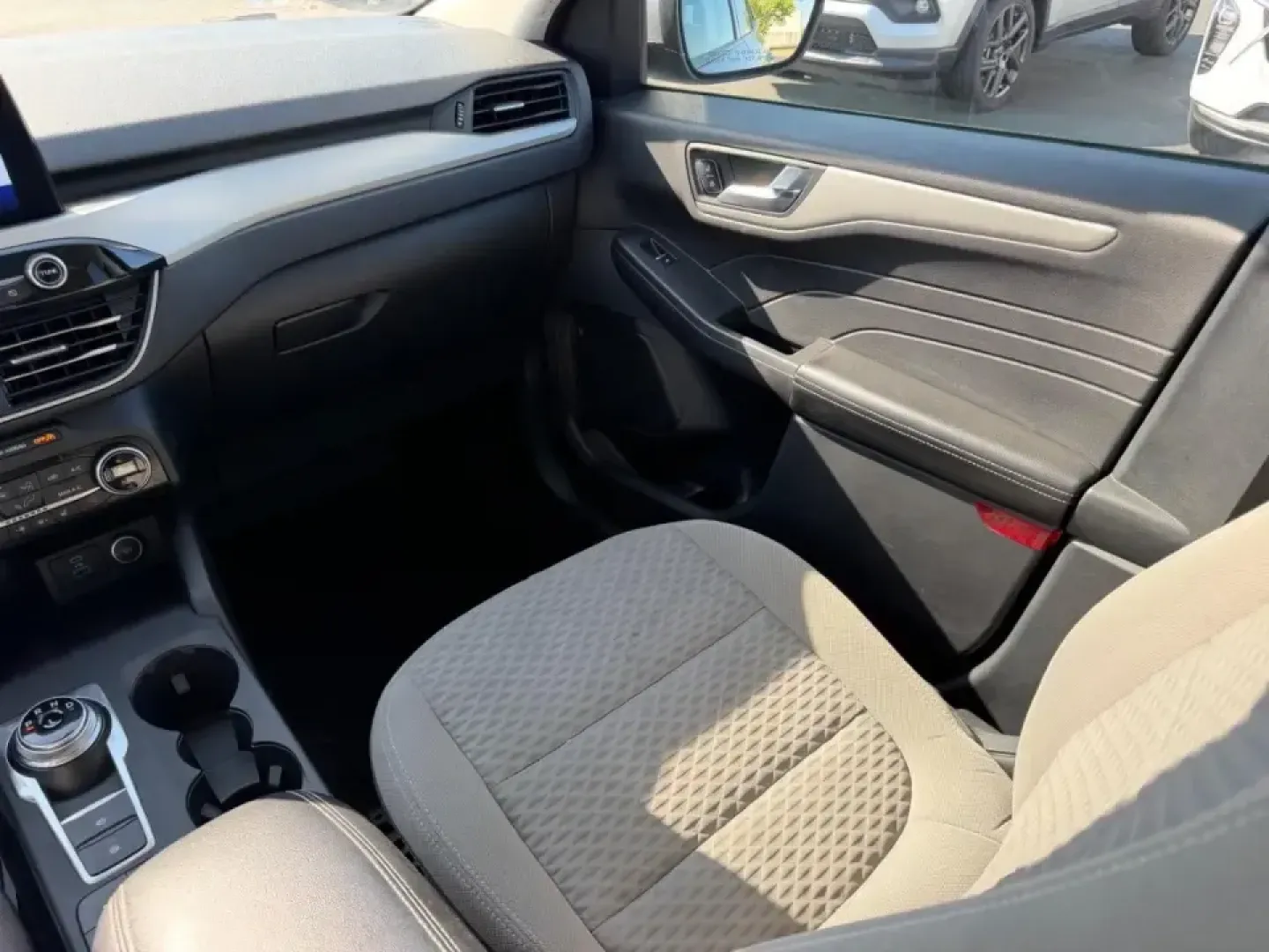 2021 /Dark Earth Gray Cloth Ford Escape SE (1FMCU0BZ4MU) with an 2.5L iVCT Atkinson Cycle I-4 Hybrid engine, Automatic transmission, located at 970 Woodlawn Dr., Farmington, MO, 63640, (573) 431-7800, 37.825642, -90.468674 - Weekday commutes down Highway 67, school drop-offs around Farmington, and spontaneous weekend getaways toward St. Joe State Park get a whole lot easier when your SUV is comfortable, efficient, and ready for real life. This **2021 Ford Escape SE Hybrid** blends smart fuel savings with the versatility - Photo#17