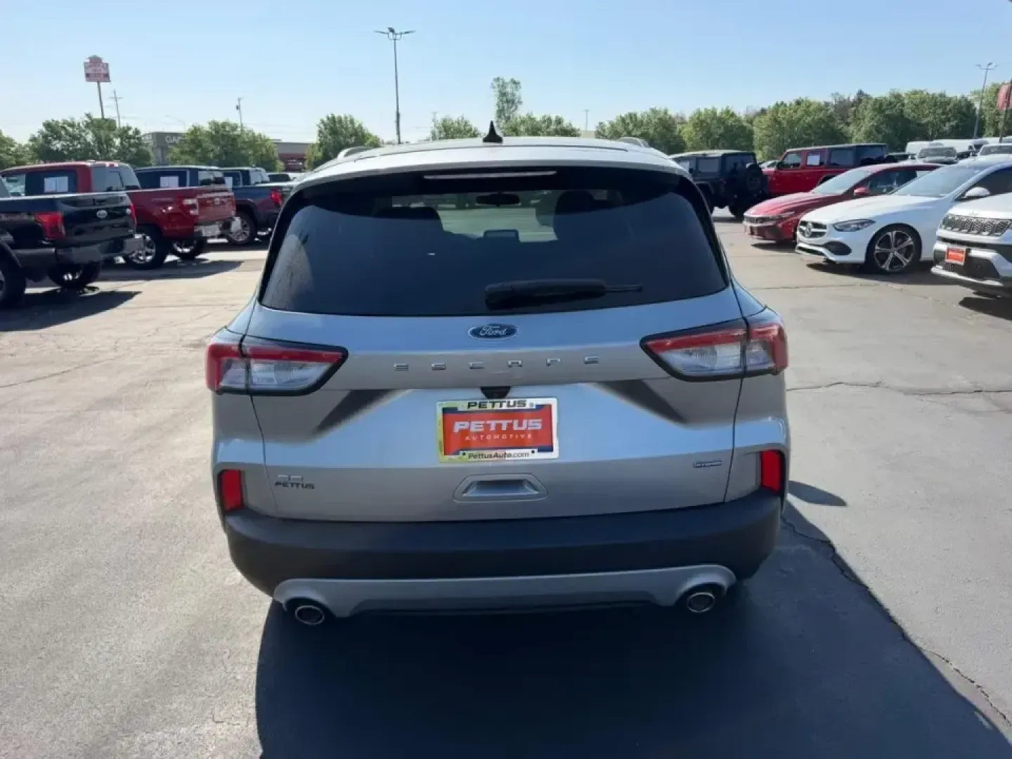 2021 /Dark Earth Gray Cloth Ford Escape SE (1FMCU0BZ4MU) with an 2.5L iVCT Atkinson Cycle I-4 Hybrid engine, Automatic transmission, located at 970 Woodlawn Dr., Farmington, MO, 63640, (573) 431-7800, 37.825642, -90.468674 - Weekday commutes down Highway 67, school drop-offs around Farmington, and spontaneous weekend getaways toward St. Joe State Park get a whole lot easier when your SUV is comfortable, efficient, and ready for real life. This **2021 Ford Escape SE Hybrid** blends smart fuel savings with the versatility - Photo#3