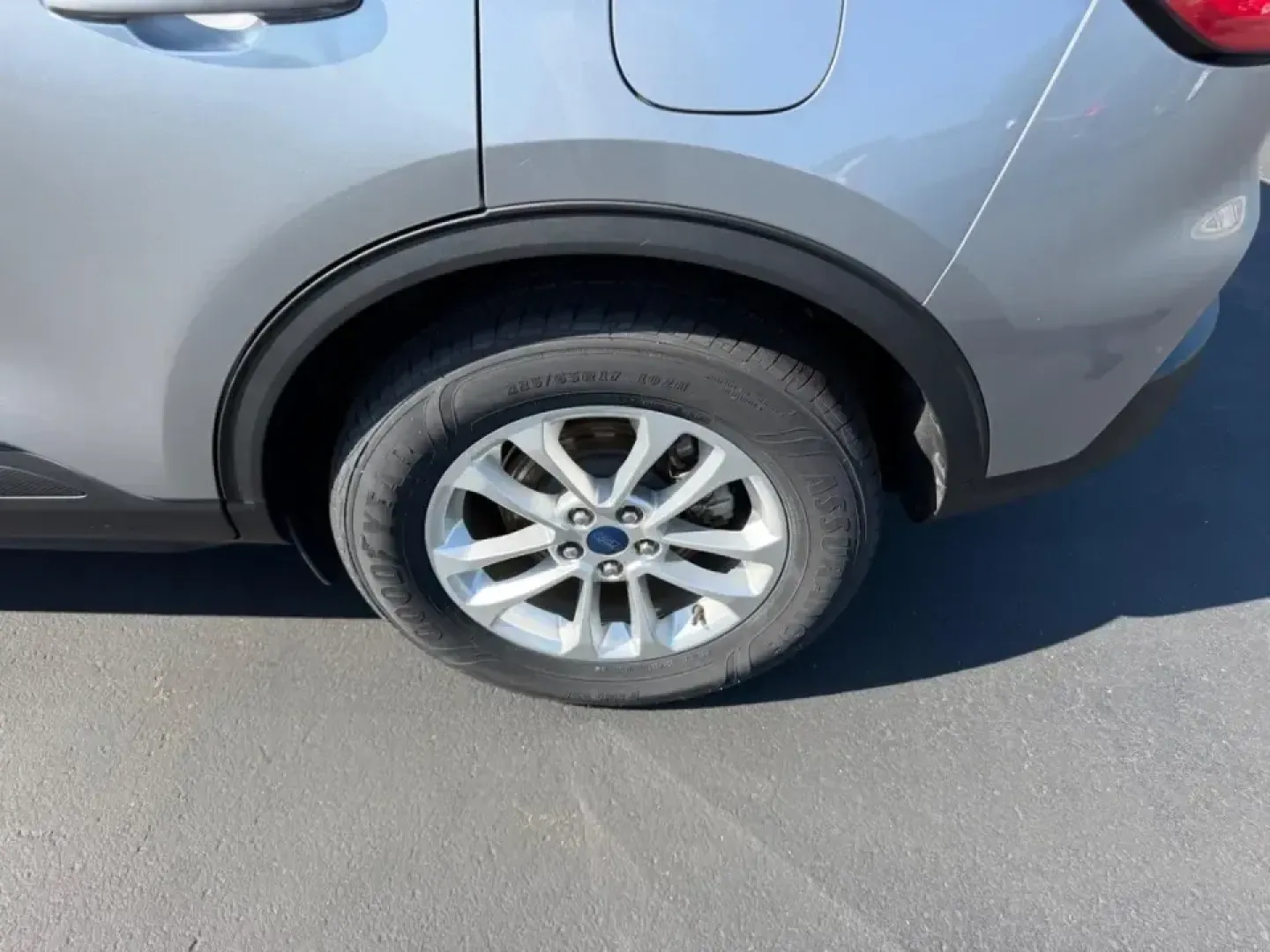 2021 /Dark Earth Gray Cloth Ford Escape SE (1FMCU0BZ4MU) with an 2.5L iVCT Atkinson Cycle I-4 Hybrid engine, Automatic transmission, located at 970 Woodlawn Dr., Farmington, MO, 63640, (573) 431-7800, 37.825642, -90.468674 - Weekday commutes down Highway 67, school drop-offs around Farmington, and spontaneous weekend getaways toward St. Joe State Park get a whole lot easier when your SUV is comfortable, efficient, and ready for real life. This **2021 Ford Escape SE Hybrid** blends smart fuel savings with the versatility - Photo#5