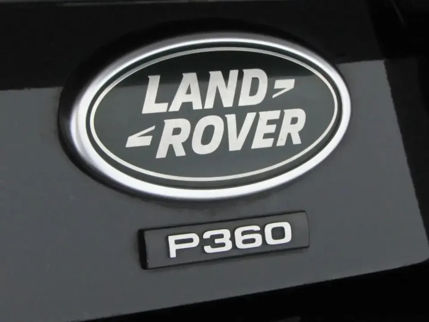 2022 /Ebony/Ebony Land Rover Discovery S R-Dynamic (SALRT4EU9N2) with an 3.0L V6 DOHC 24V engine, Automatic transmission, located at 12830 Highway 21, De Soto, MO, 63020, (636) 337-7777, 38.153099, -90.573624 - Pack the family, load up the gear, and point the hood toward your next weekend escape-this 2022 Land Rover Discovery S R-Dynamic is built for Missouri life, whether that means daily commuting from De Soto to St. Louis, a comfortable run up Highway 21, or a road-trip-ready cabin for longer drives. Wi - Photo#34
