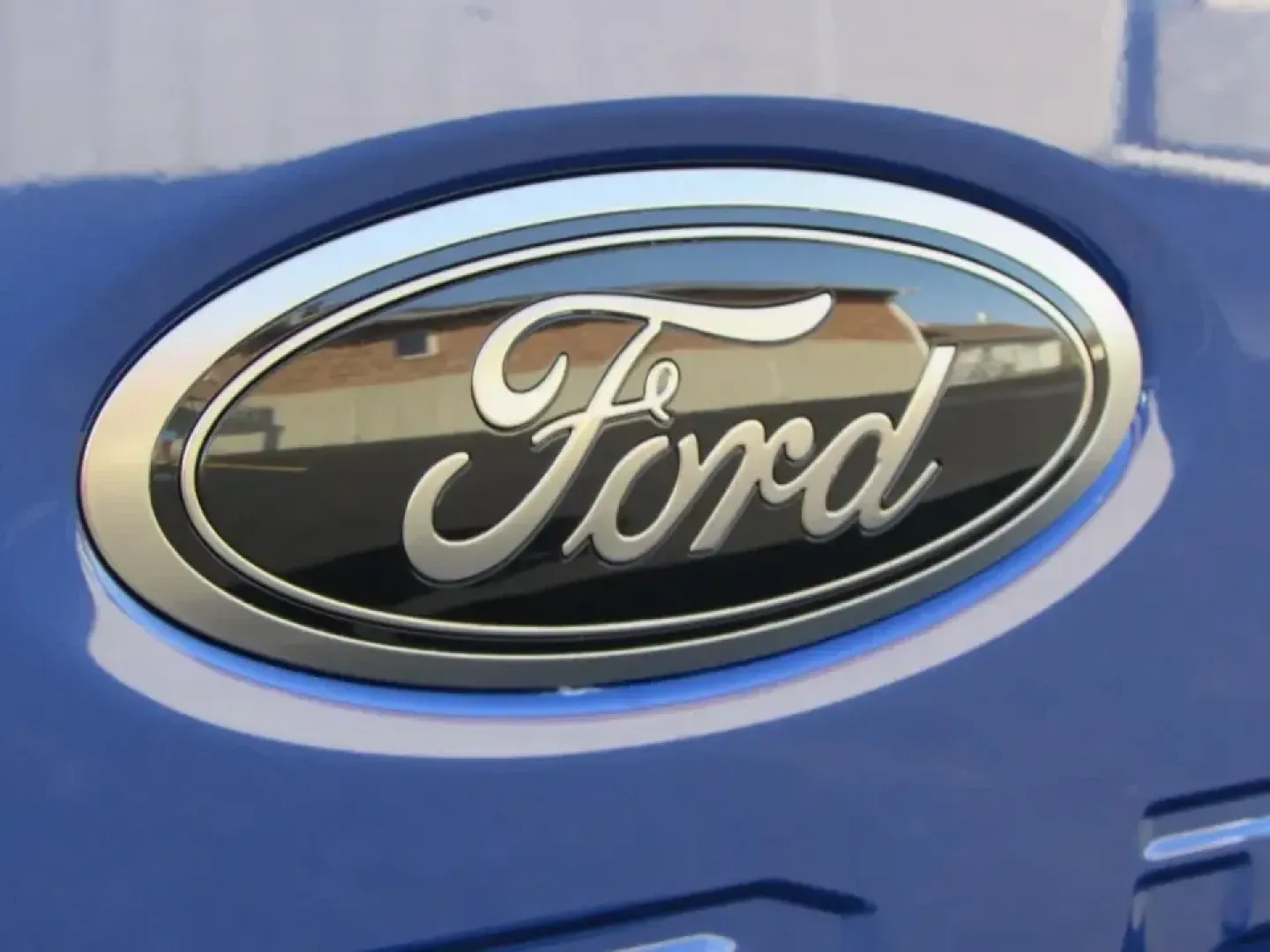 2026 Ford F-250SD XLT (1FT8W2BN6TE) with an 7.3L engine, 6A transmission, located at 12836 Highway 21, De Soto, MO, 63020, (636) 337-7777, 38.151867, -90.575615 - If your weekends involve hauling a camper to Washington State Park, pulling a work trailer down MO-21, or loading up the crew for a long day that starts before sunrise, this truck is built for your lifestyle. The 2026 Ford F-250 Super Duty XLT in striking Argon Blue is the kind of heavy-duty pickup - Photo#33