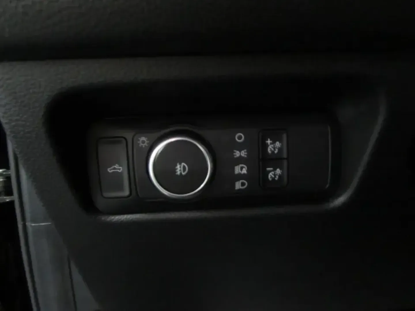 2026 Ford Ranger Raptor (1FTER4LR7TL) with an 3.0L EcoBoost V6 engine, Automatic transmission, located at 12836 Highway 21, De Soto, MO, 63020, (636) 337-7777, 38.151867, -90.575615 - If your weekends revolve around trailheads, lake days, towing toys, or simply wanting a confident daily driver that can handle Missouri backroads when the weather turns, this 2026 Ford Ranger Raptor is built for that lifestyle. With only 5 miles on the odometer, it delivers that just-arrived feel wi - Photo#22