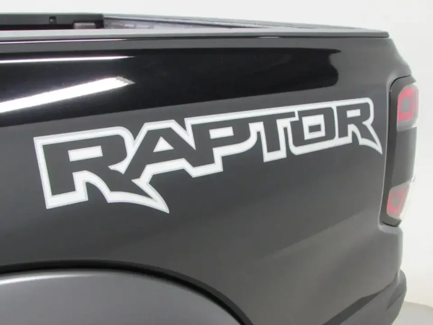 2026 Ford Ranger Raptor (1FTER4LR7TL) with an 3.0L EcoBoost V6 engine, Automatic transmission, located at 12836 Highway 21, De Soto, MO, 63020, (636) 337-7777, 38.151867, -90.575615 - If your weekends revolve around trailheads, lake days, towing toys, or simply wanting a confident daily driver that can handle Missouri backroads when the weather turns, this 2026 Ford Ranger Raptor is built for that lifestyle. With only 5 miles on the odometer, it delivers that just-arrived feel wi - Photo#31