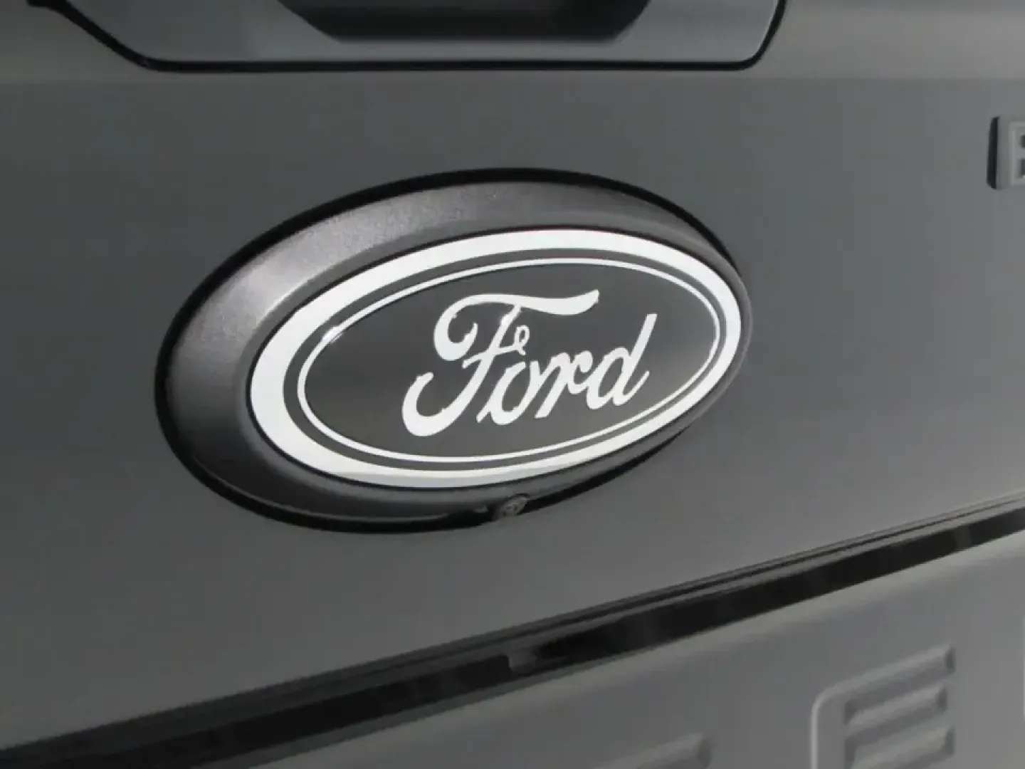 2026 Ford Ranger Raptor (1FTER4LR7TL) with an 3.0L EcoBoost V6 engine, Automatic transmission, located at 12836 Highway 21, De Soto, MO, 63020, (636) 337-7777, 38.151867, -90.575615 - If your weekends revolve around trailheads, lake days, towing toys, or simply wanting a confident daily driver that can handle Missouri backroads when the weather turns, this 2026 Ford Ranger Raptor is built for that lifestyle. With only 5 miles on the odometer, it delivers that just-arrived feel wi - Photo#33